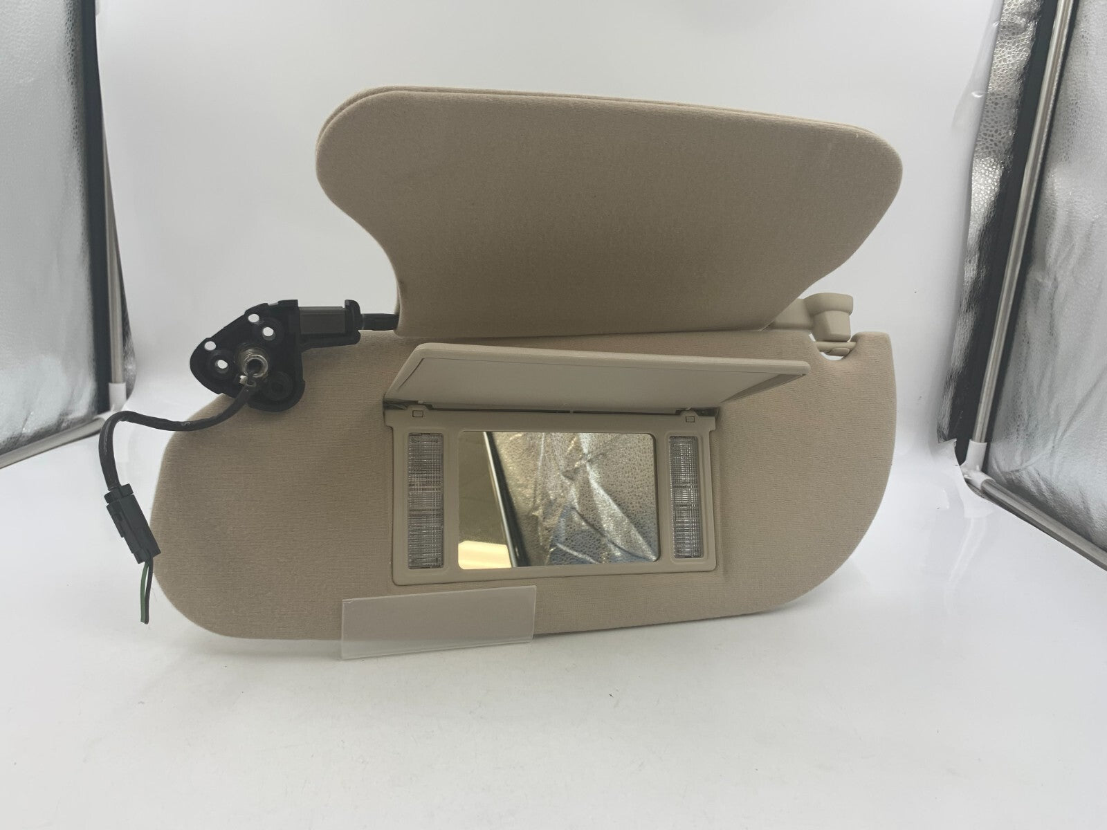 1998-2000 Lincoln Executive Driver Sun Visor Gray Illuminated A04B27024