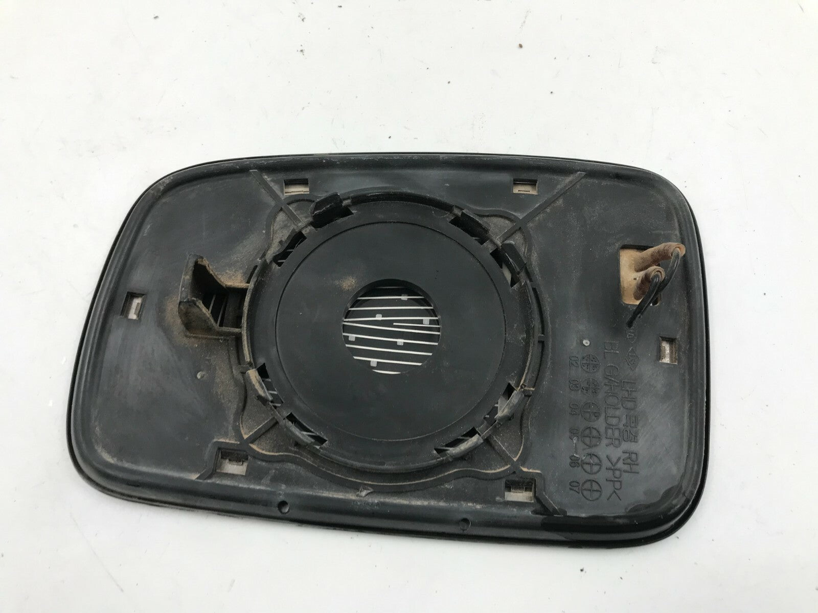 2009 Kia Sorento Passenger Side View Power Door Mirror Glass Only OEM