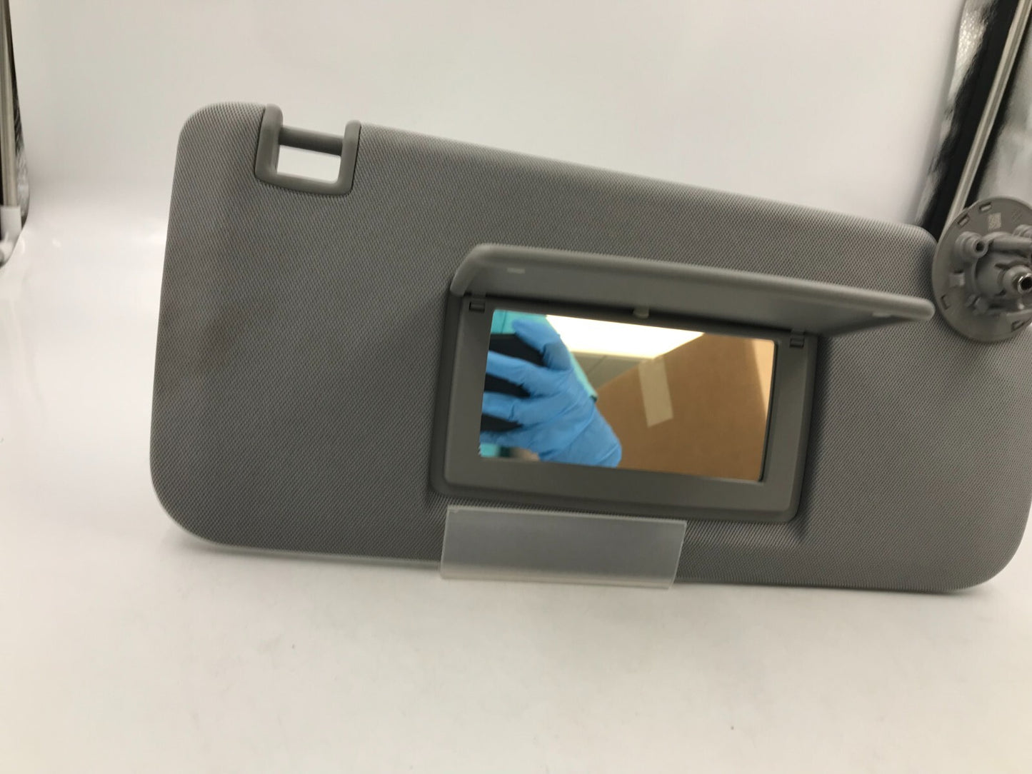 2017-2021 Chevrolet Trax Passenger Side Sun Visor Gray OEM C04B57006
