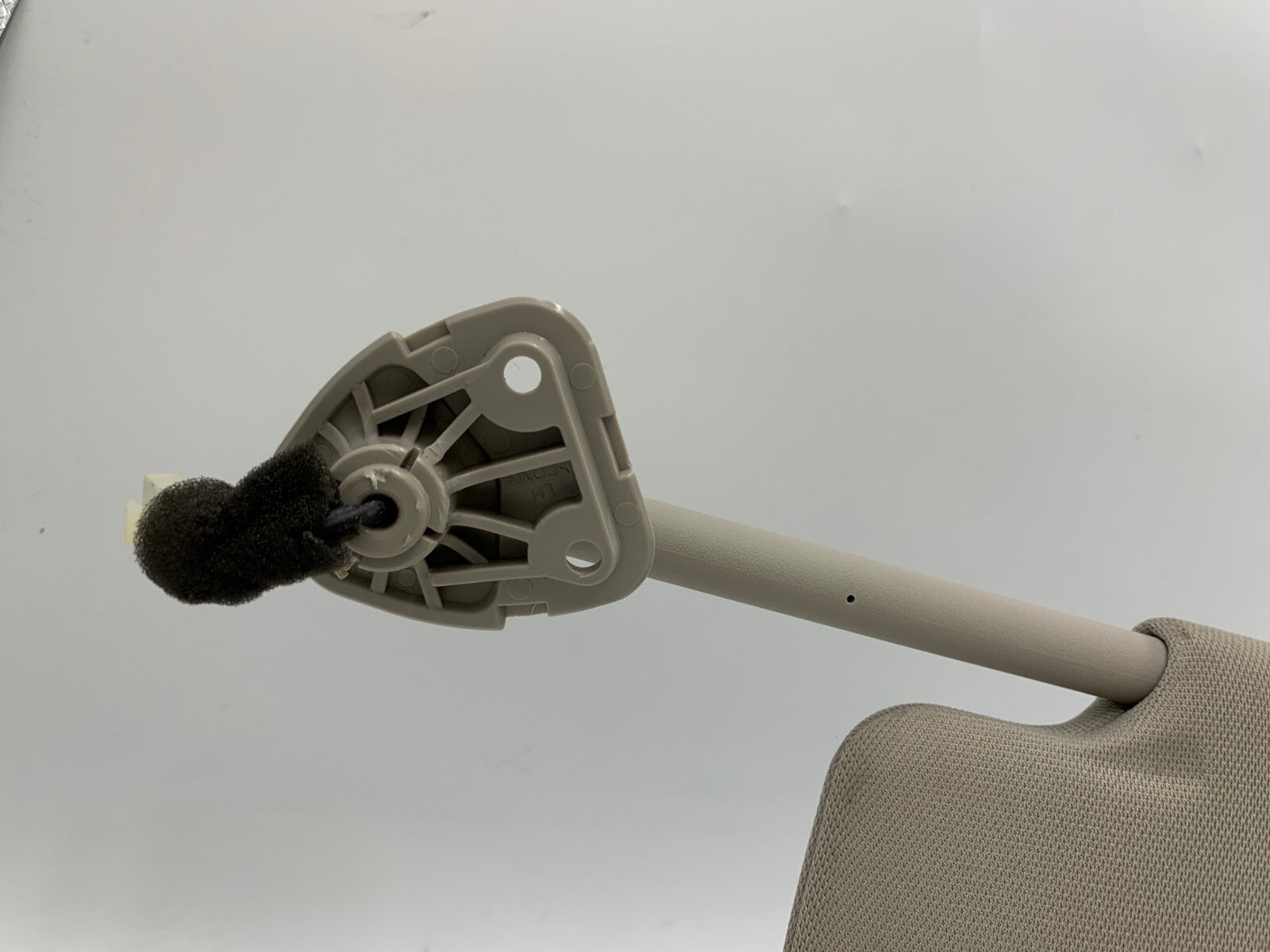 2014-2017 Nissan Rogue Passenger Sun Visor Gray Illuminated OEM C04B66007