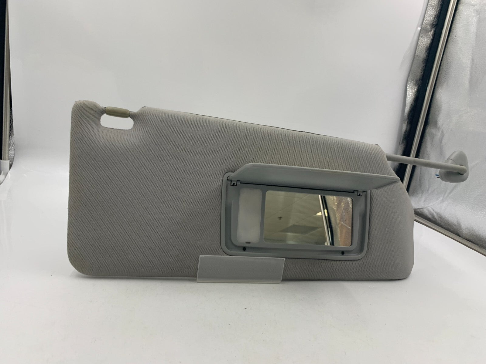 2005 Honda Odyssey Passenger Sun Visor Illuminated Gray OEM D02B63005