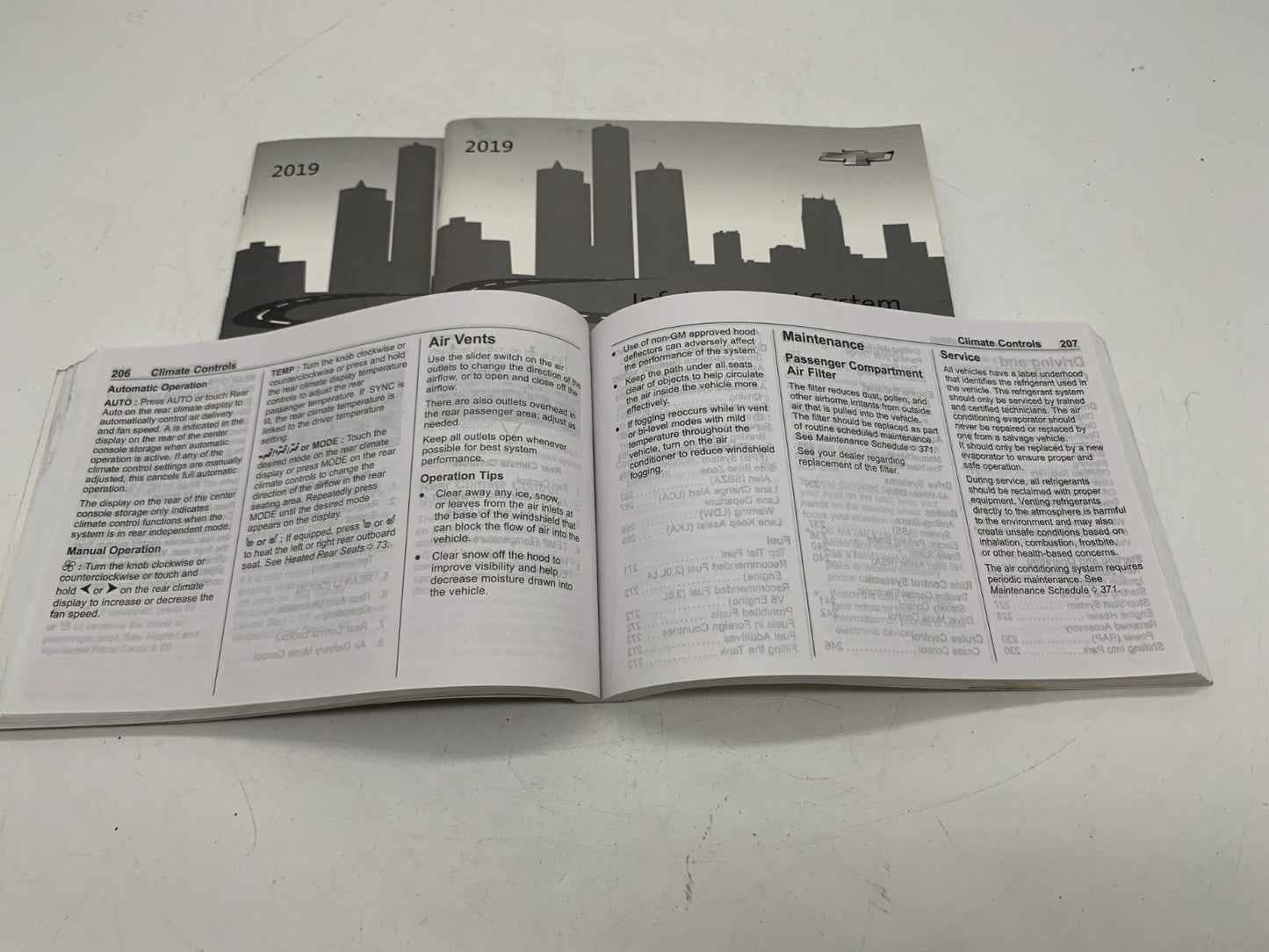 2019 Chevy Traverse Owners Manual Set OEM A01B13003