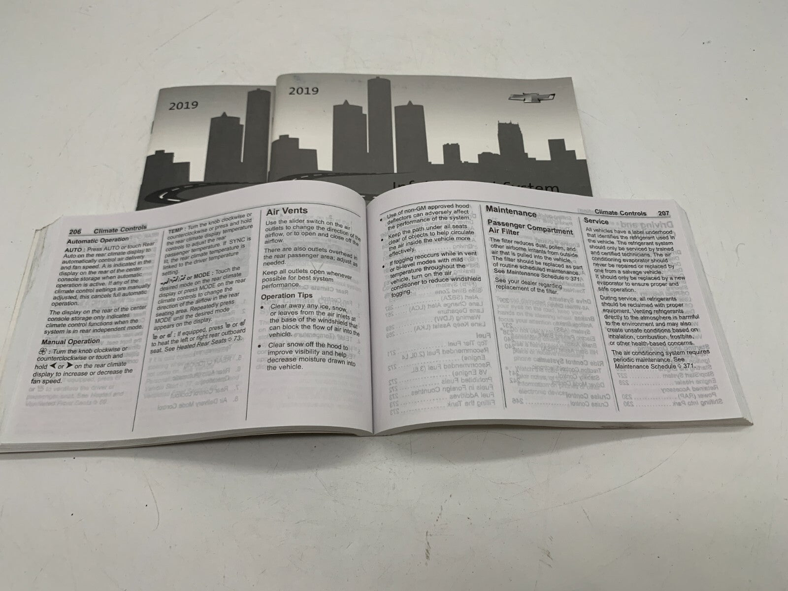 2019 Chevy Traverse Owners Manual Set OEM A01B13003