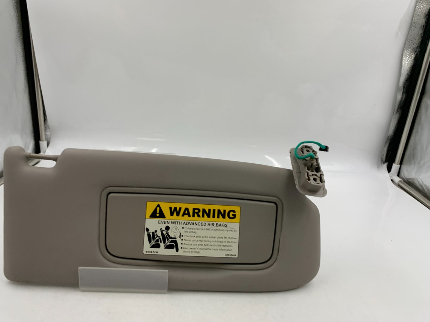 2004-2006 Volvo V40 Passenger Sun Visor Gray Illuminated OEM B01B54008