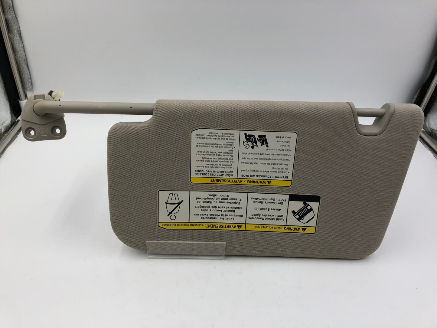 2014-2017 Nissan Rogue Passenger Sun Visor Gray Illuminated OEM D01B40010