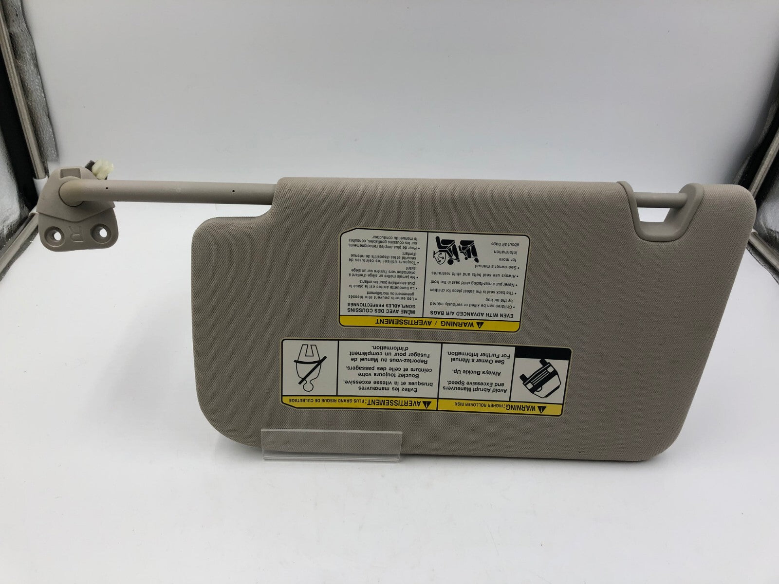 2014-2017 Nissan Rogue Passenger Sun Visor Gray Illuminated OEM D01B40010