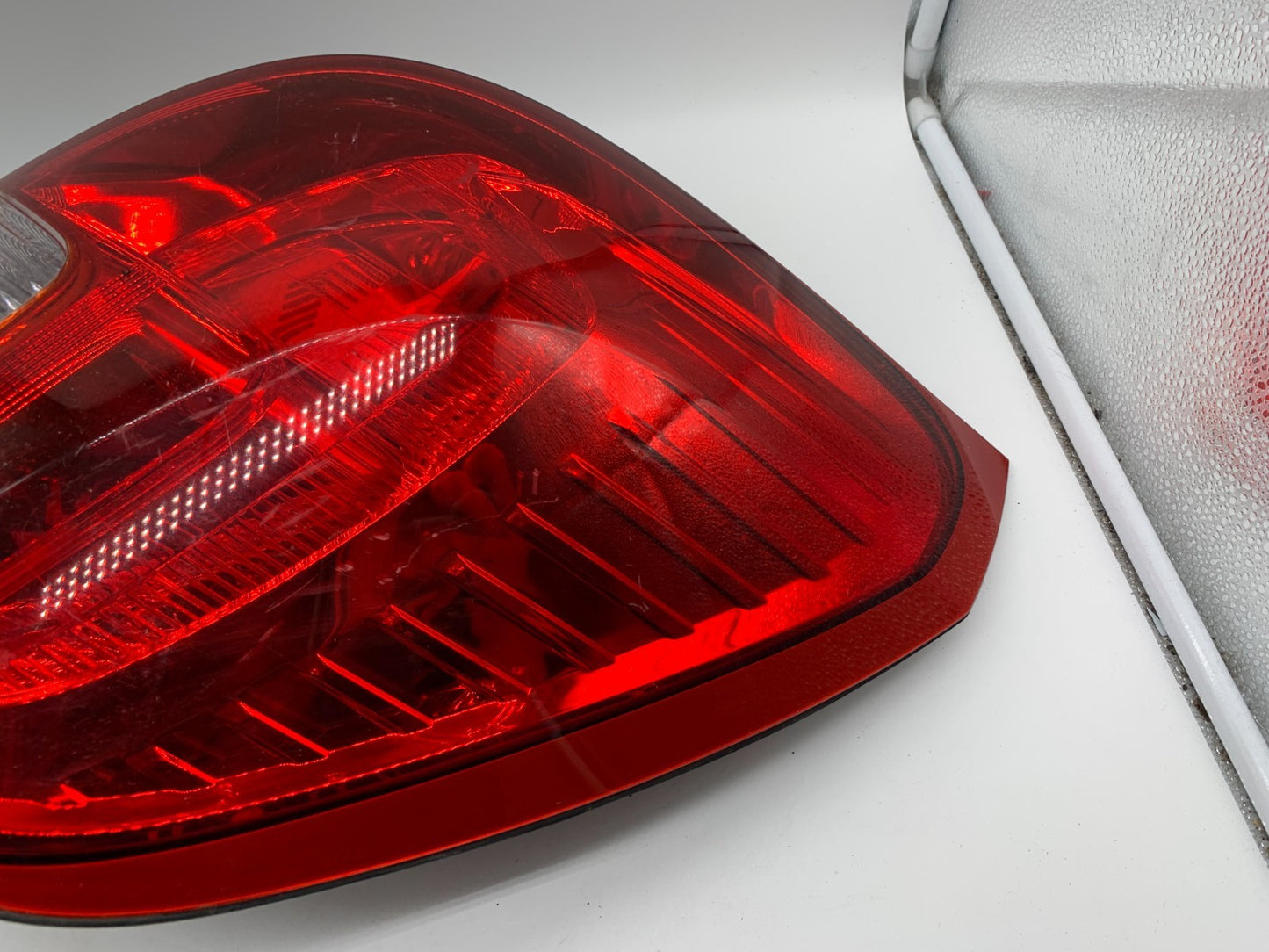 2013-2015 Chevrolet Captiva Sport Passenger Side Tail Light OEM C02B16004