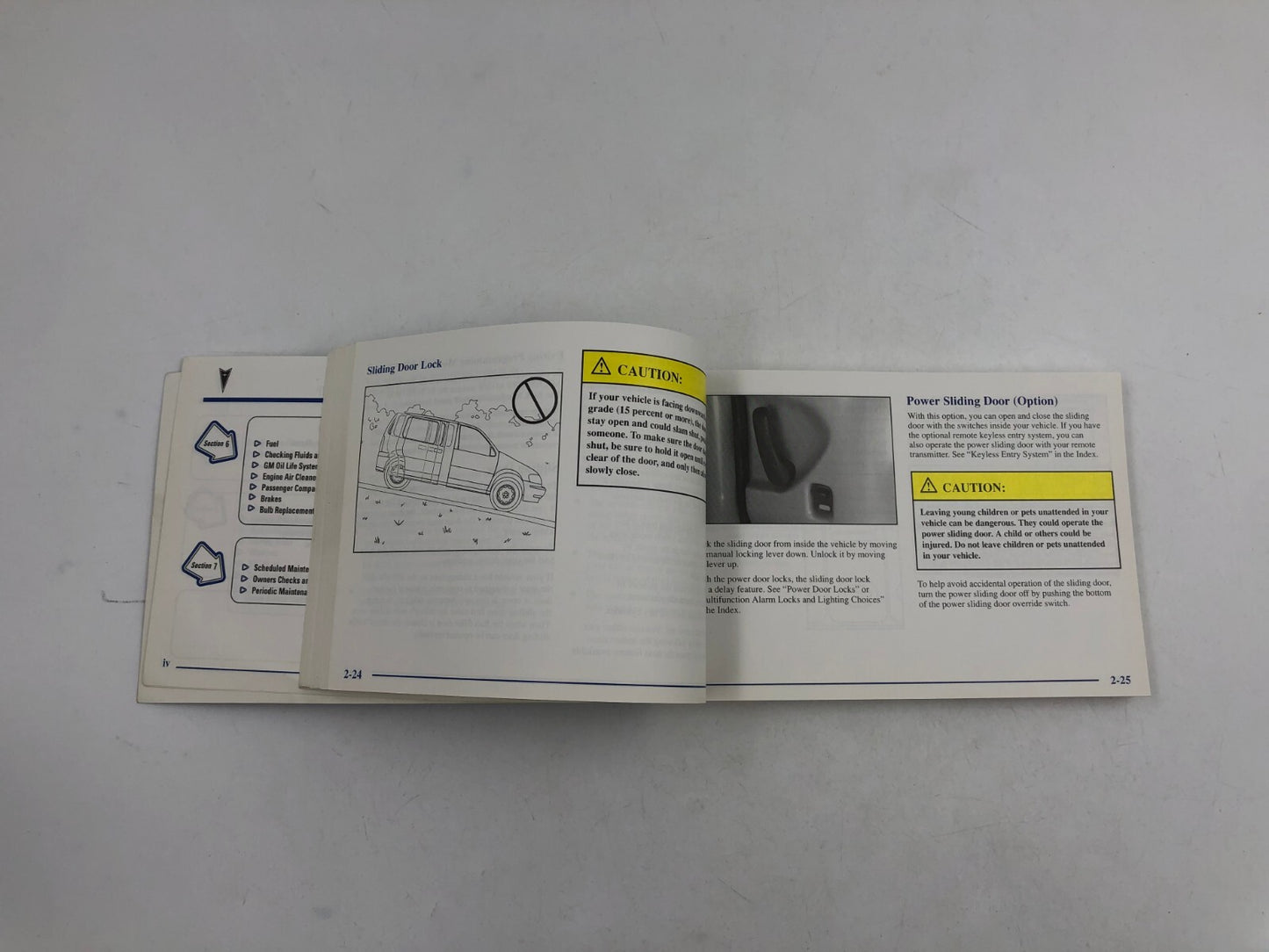 2000 Pontiac Montana Owners Manual with Case OEM B01B09004