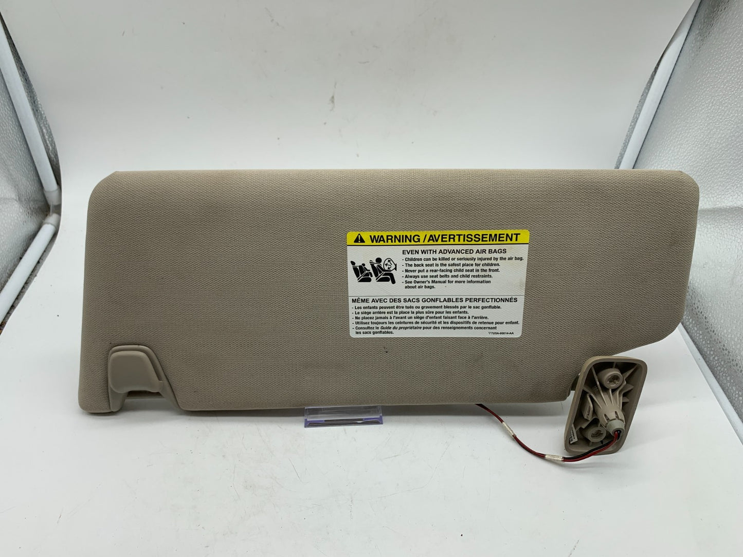 2009-2010 Ford F-150 F150 Passenger Sun Visor Gray Illiminated OEM B01B24007