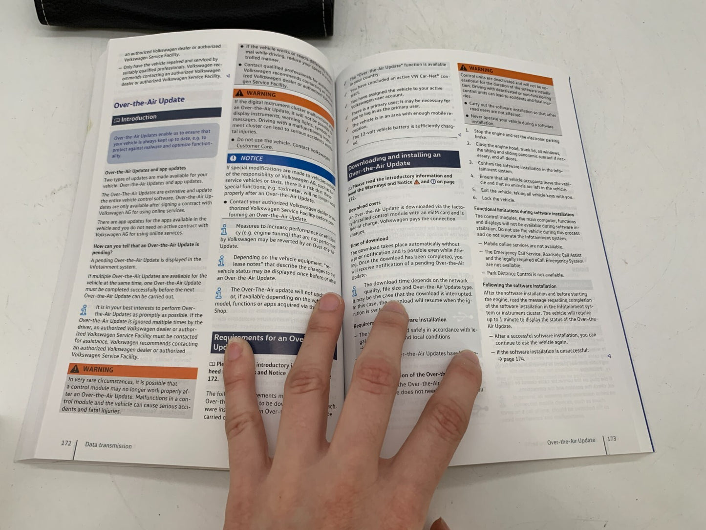 2024 Volkswagen Jetta GLI Owners Manual Set with Case OEM D01B60012