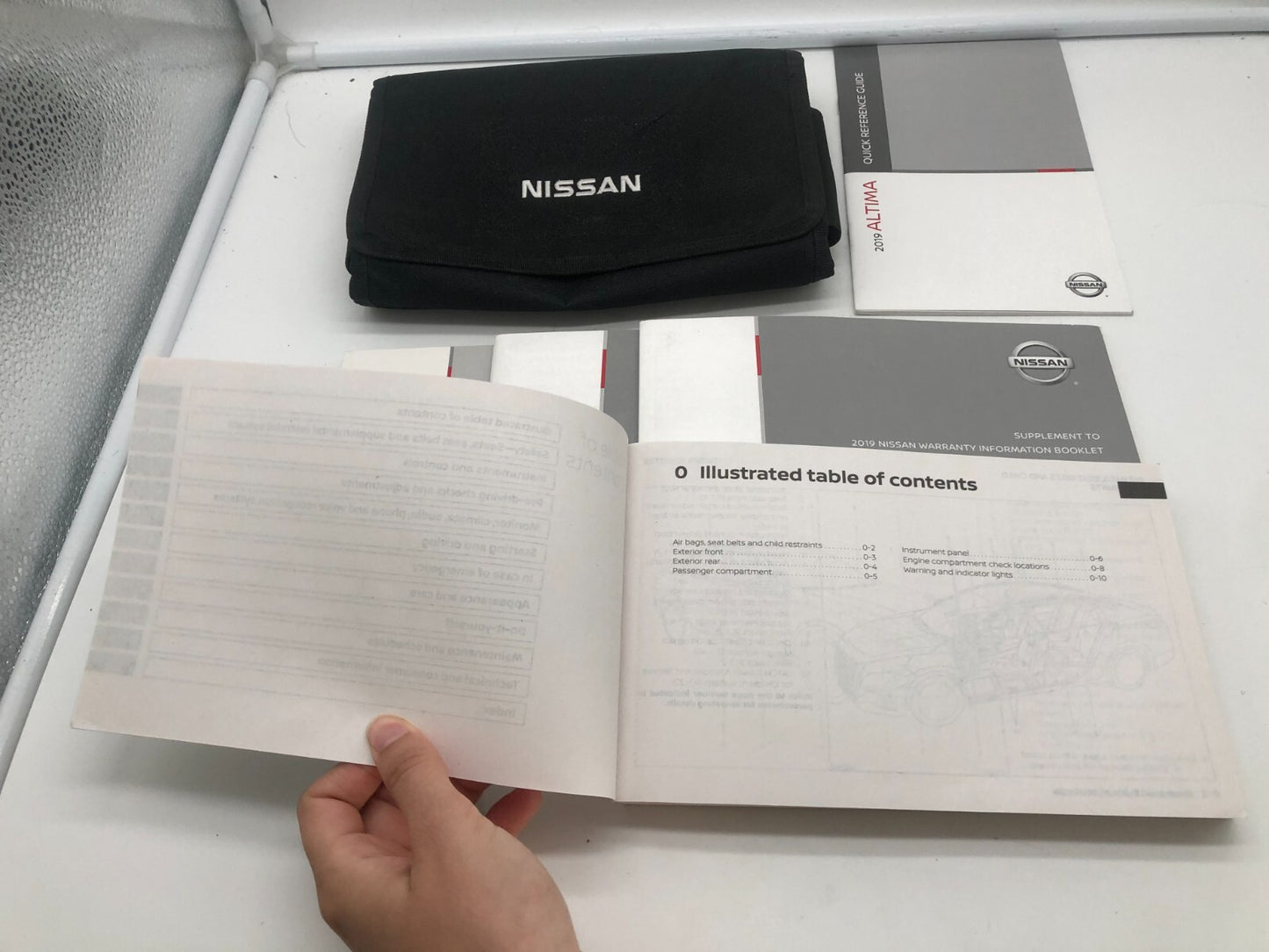 2019 Nissan Altima Owners Manual Set with Case OEM A03B01084