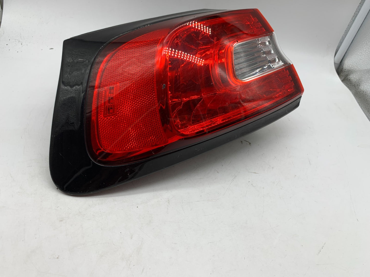2014-2018 Jeep Cherokee Driver Side Tail Light Taillight OEM C02B19002