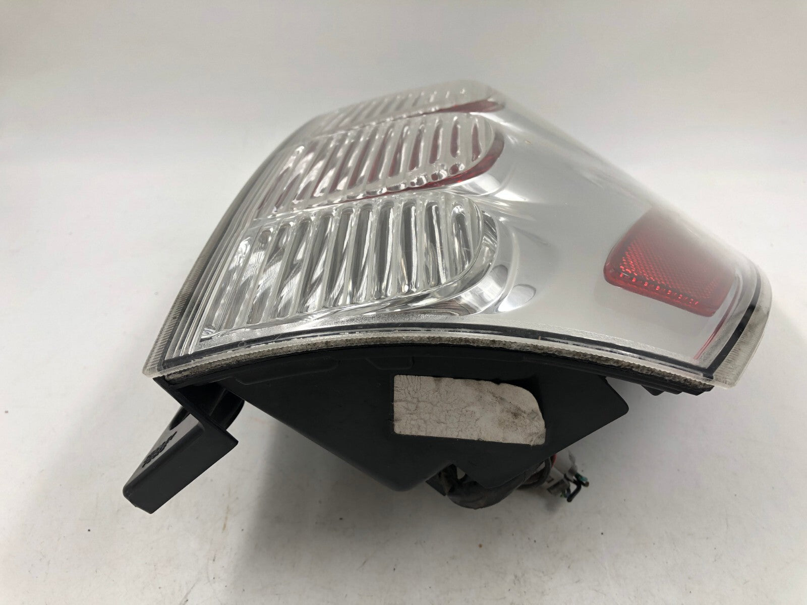 2005-2009 Chevrolet Equinox Passenger Side Tail Light Taillight OEM D04B01005