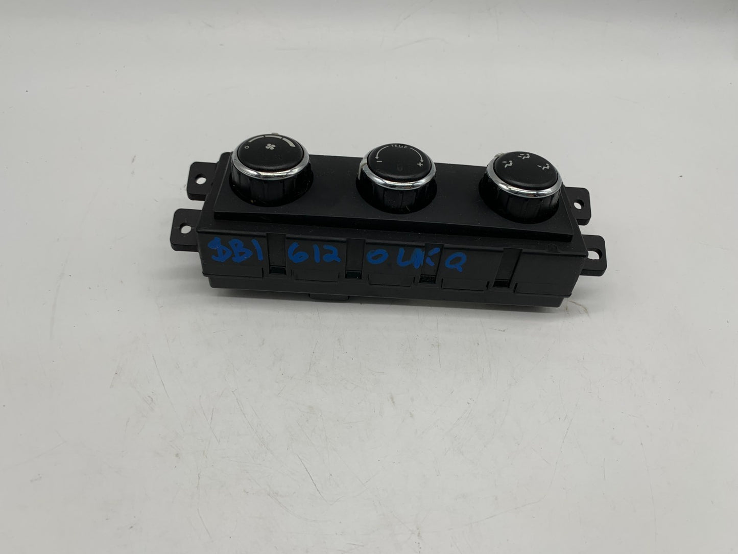 2009-2014 Volkswagen Routan Rear Climate Control AC Heater OEM A04B43009