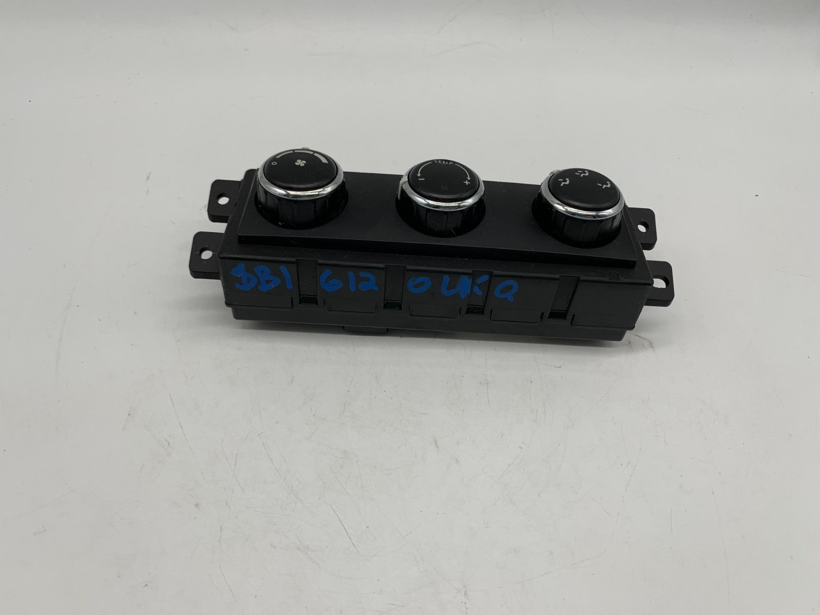 2009-2014 Volkswagen Routan Rear Climate Control AC Heater OEM A04B43009
