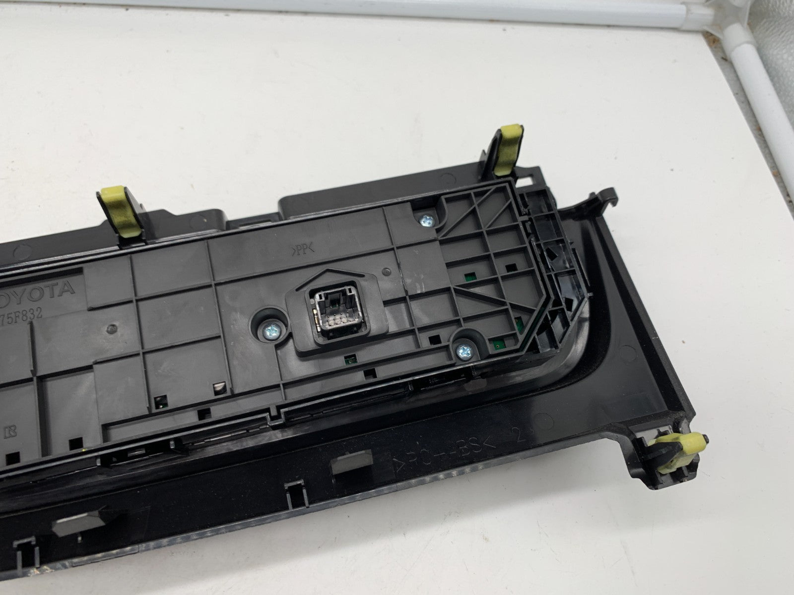 2014-2016 Toyota Corolla Climate Control AC Heater Unit OEM C02B21025