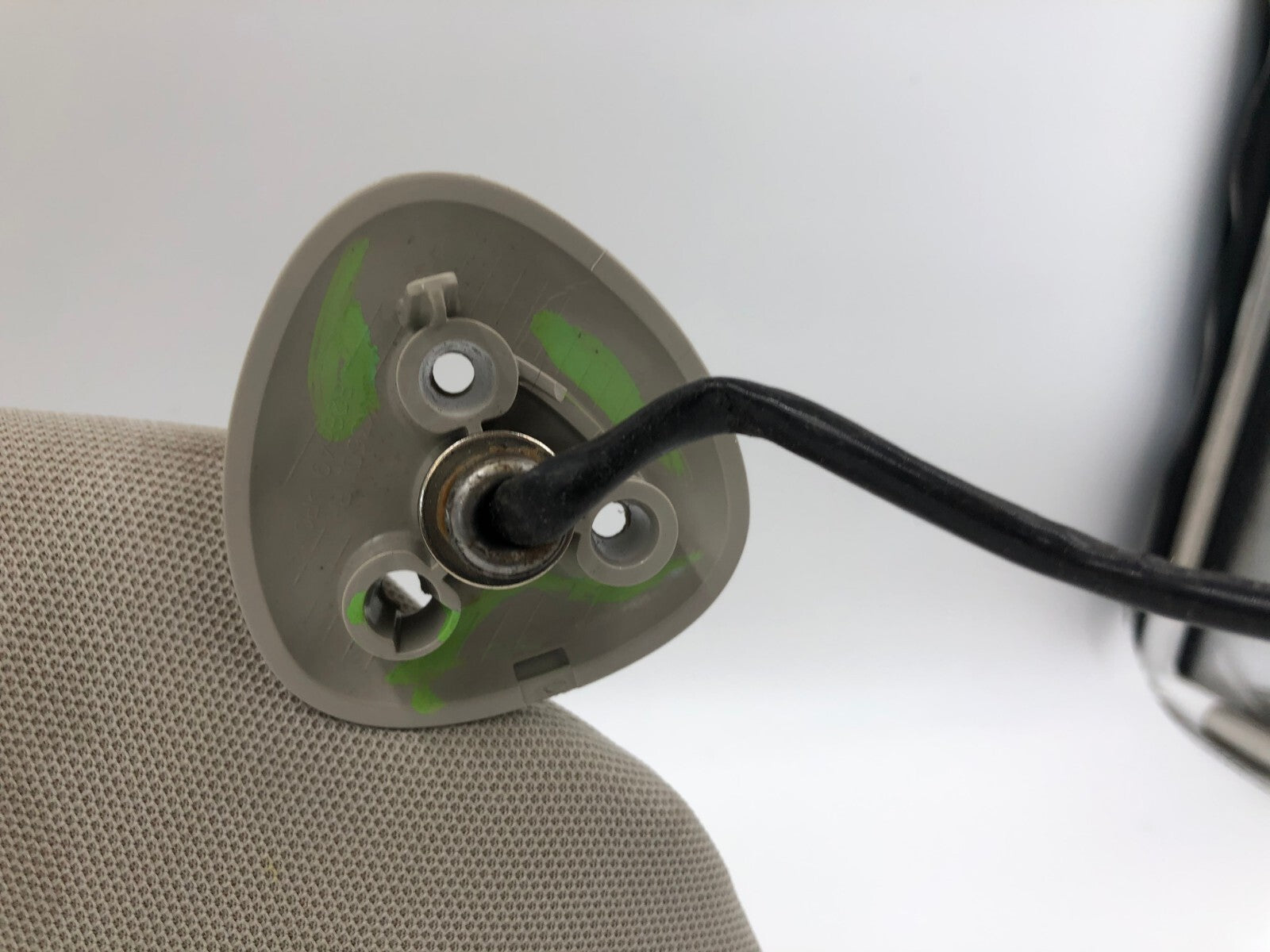 2005-2008 Pontiac Grand Prix Passenger Sun Visor Gray OEM B01B29043