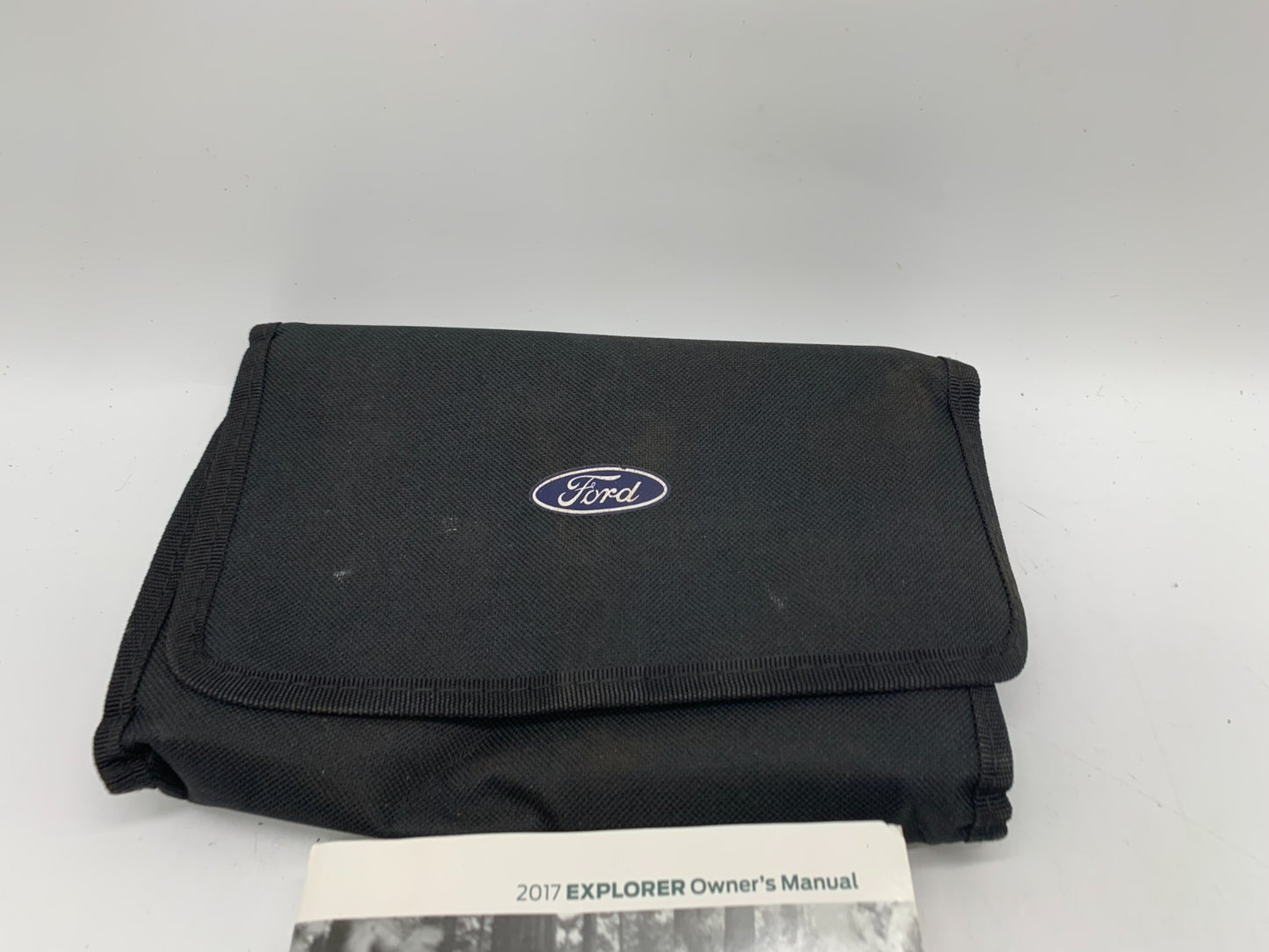 2017 Ford Explorer Owners Manual Set with Case OEM D01B11006