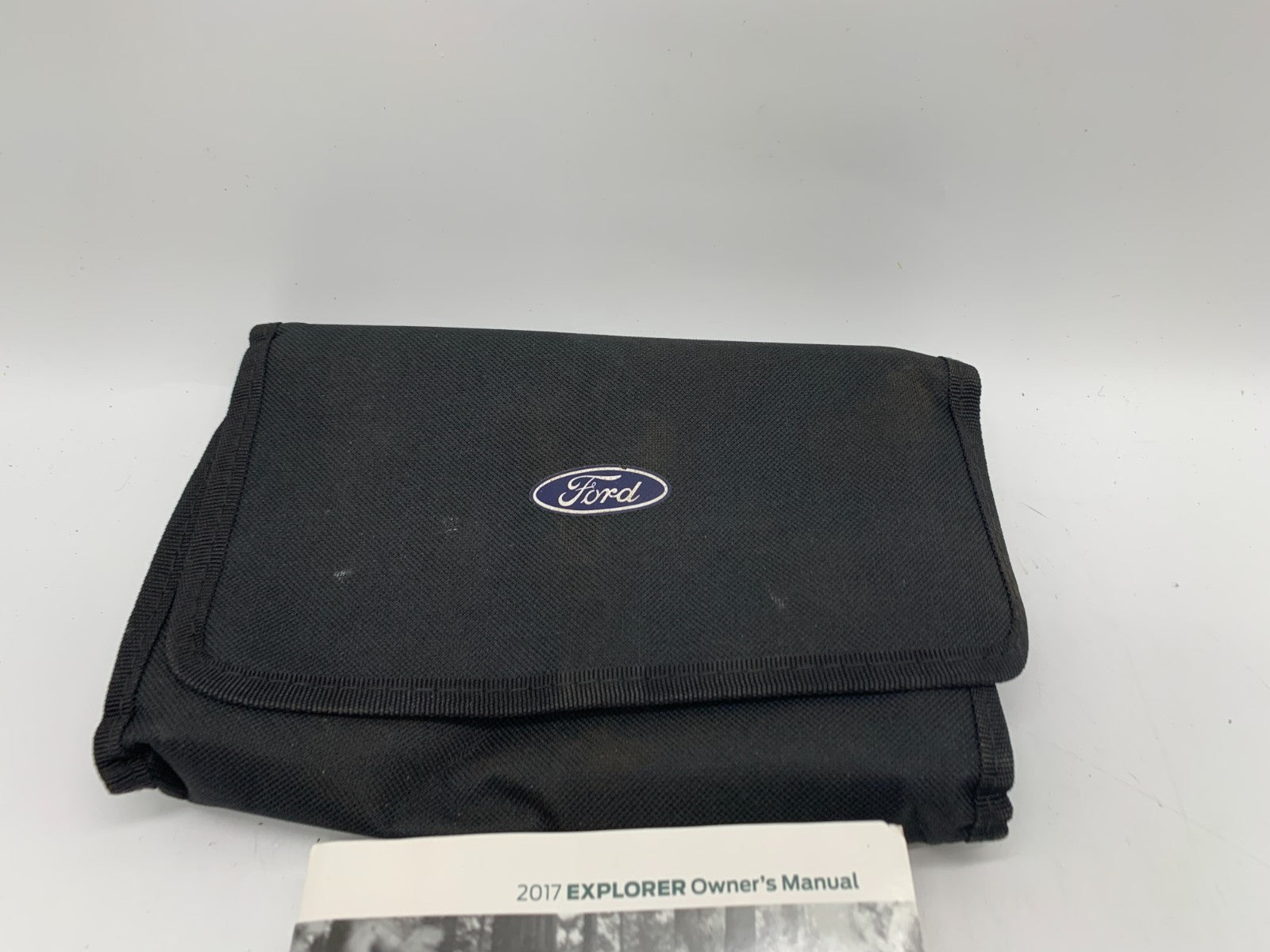 2017 Ford Explorer Owners Manual Set with Case OEM D01B11006