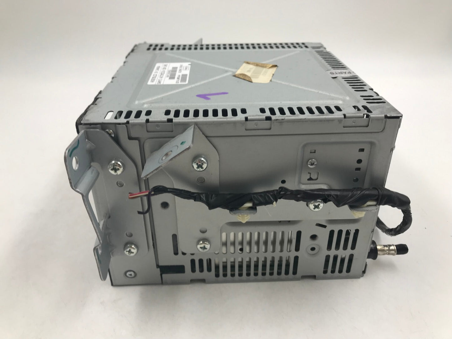 2010-2011 Ford Focus CD Player Radio Receiver OEM B04B54066