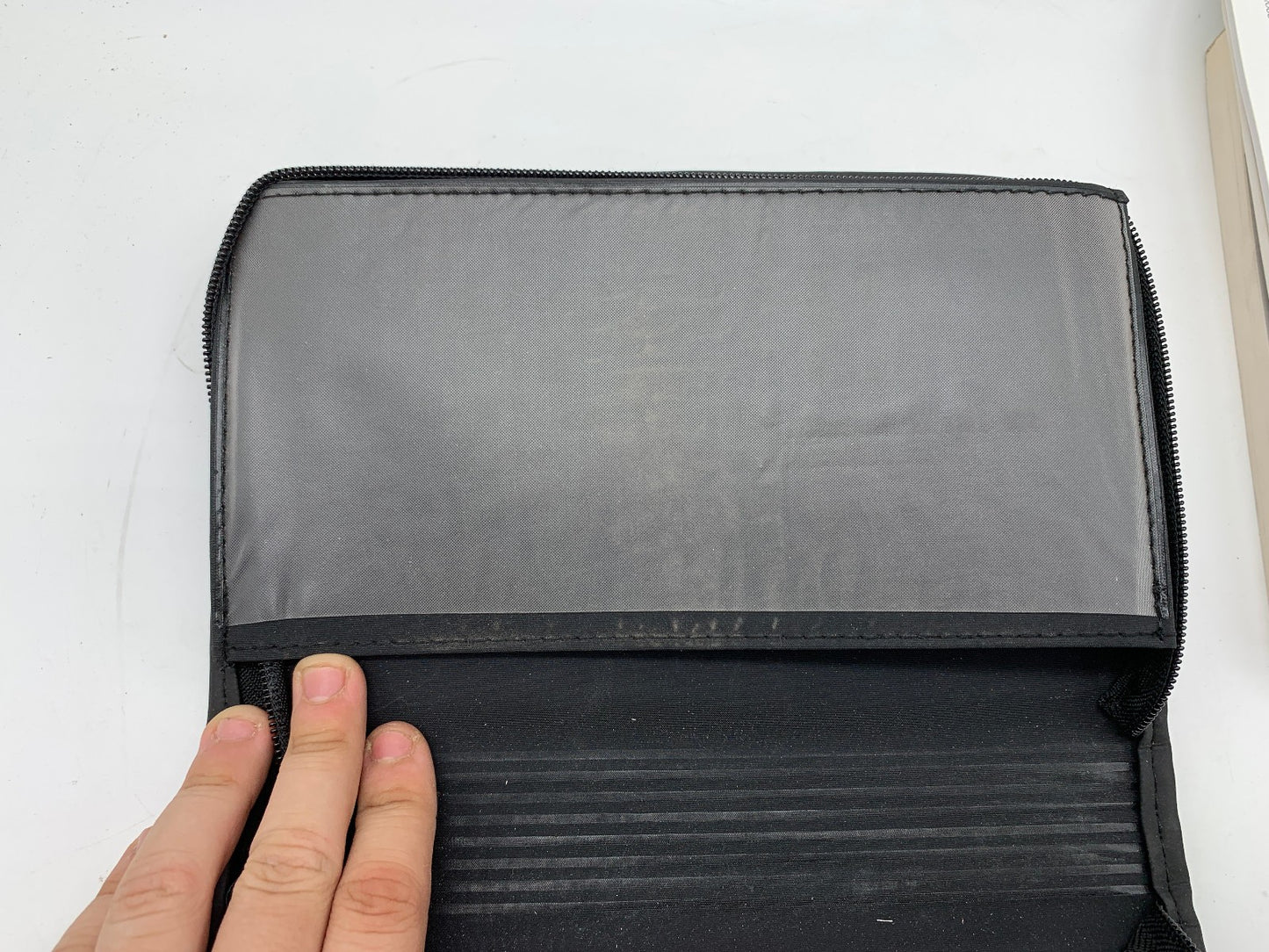 2009 Nissan Sentra Owners Manual Set with Case OEM D03B14041
