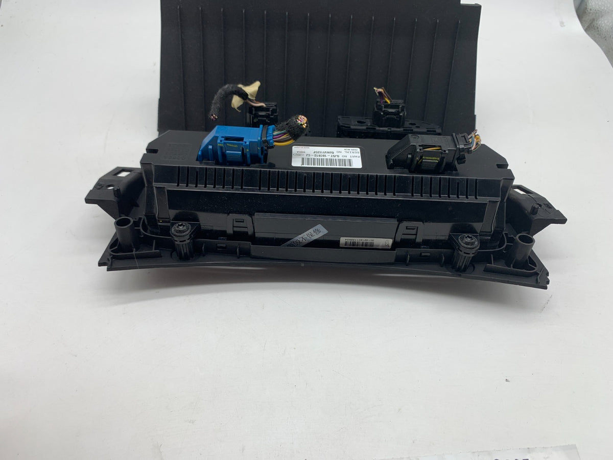 2018-2019 Ford Escape AC Heater Climate Control Unit OEM C02B32033
