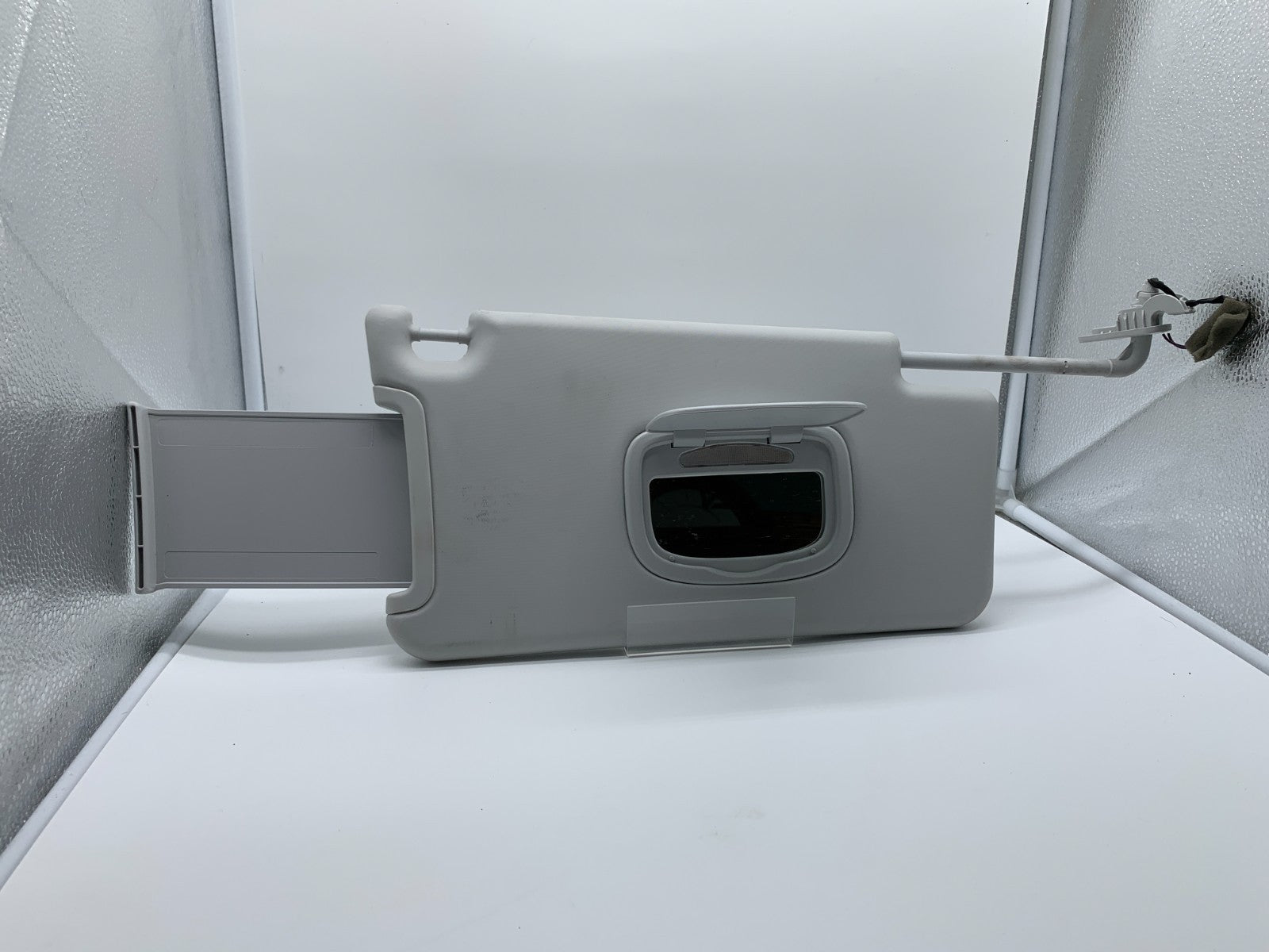 2015-2022 Jeep Commander Passenger Sun Visor Gray Illumination OEM A04B10011