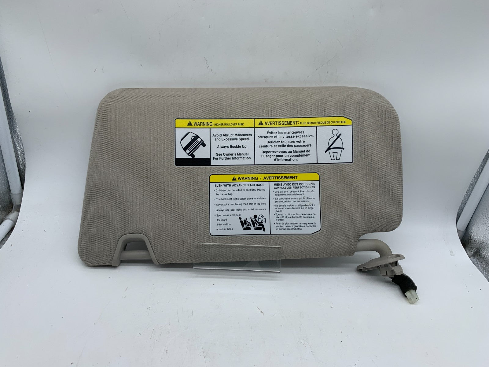 2014-2017 Nissan Rogue Passenger Sun Visor Gray with Illumination OEM A02B49007