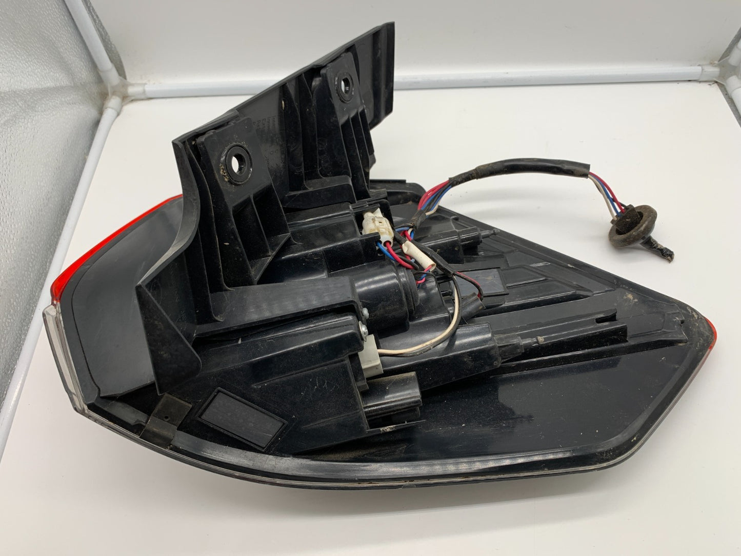 2017-2019 Nissan Rogue Driver Side Tail Light Taillight OEM A03B28084