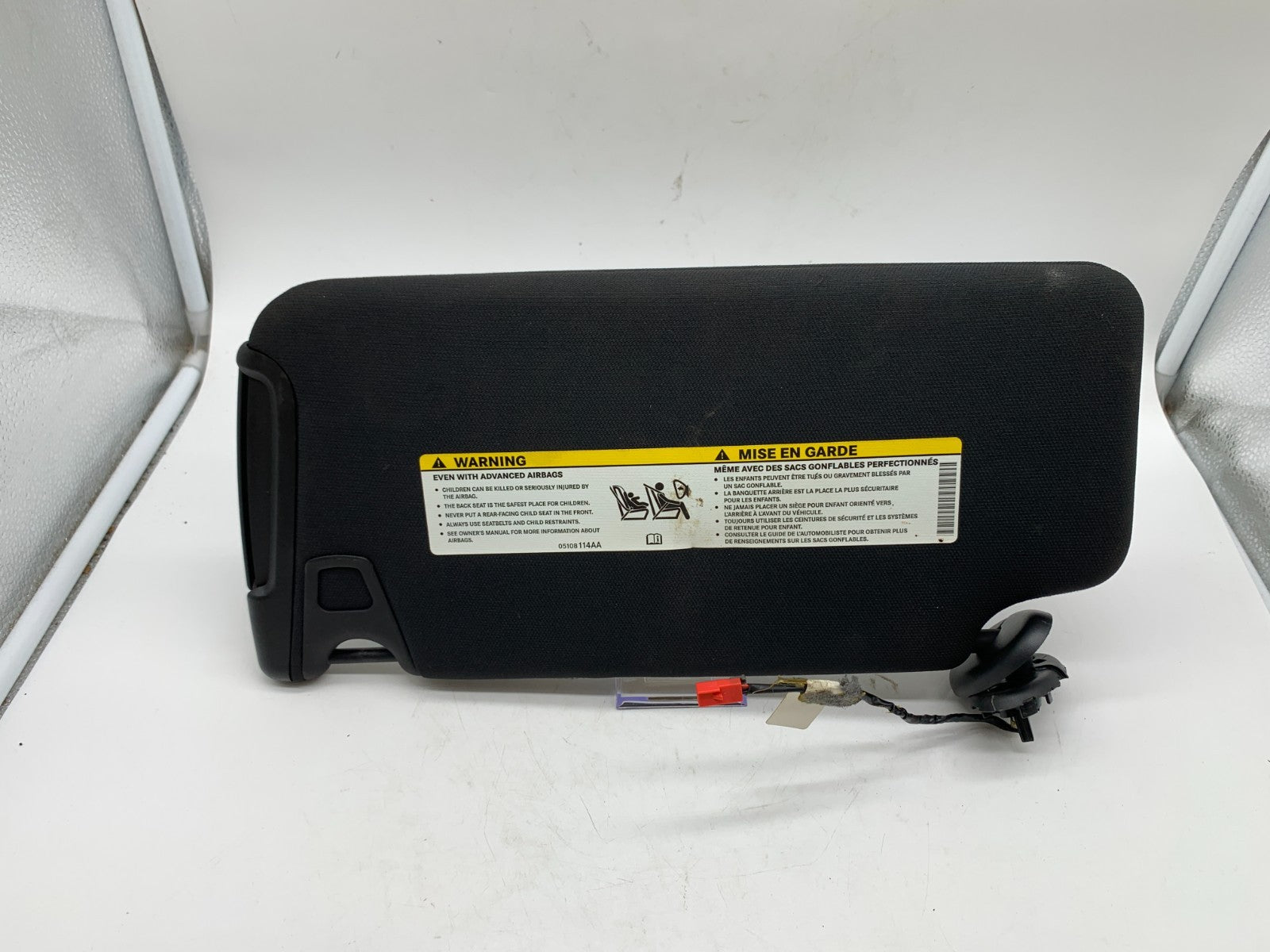 2013-2014 Chrysler 300 Passenger Sun Visor Black Illuminated OEM B01B27004