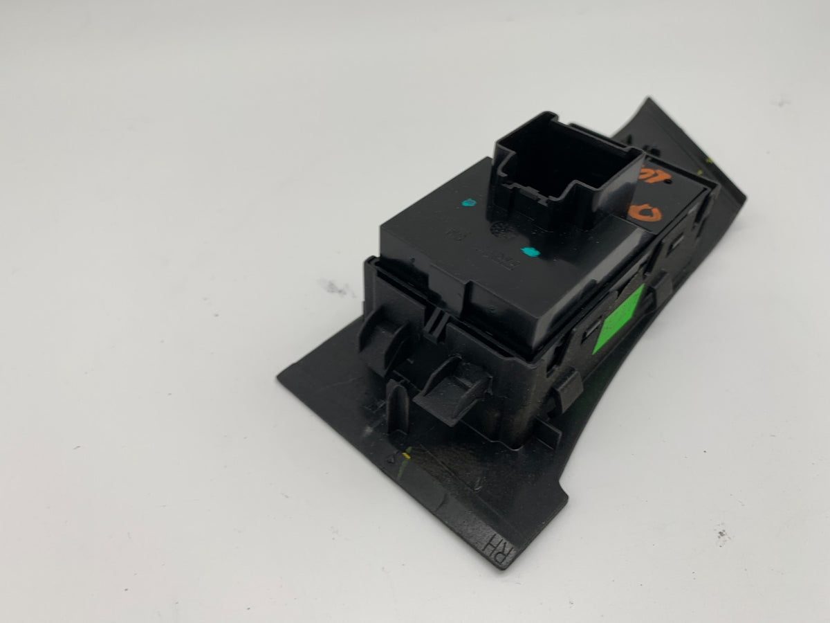 2015-2017 Buick Verano Passenger Right Window Switch OEM C02B30060