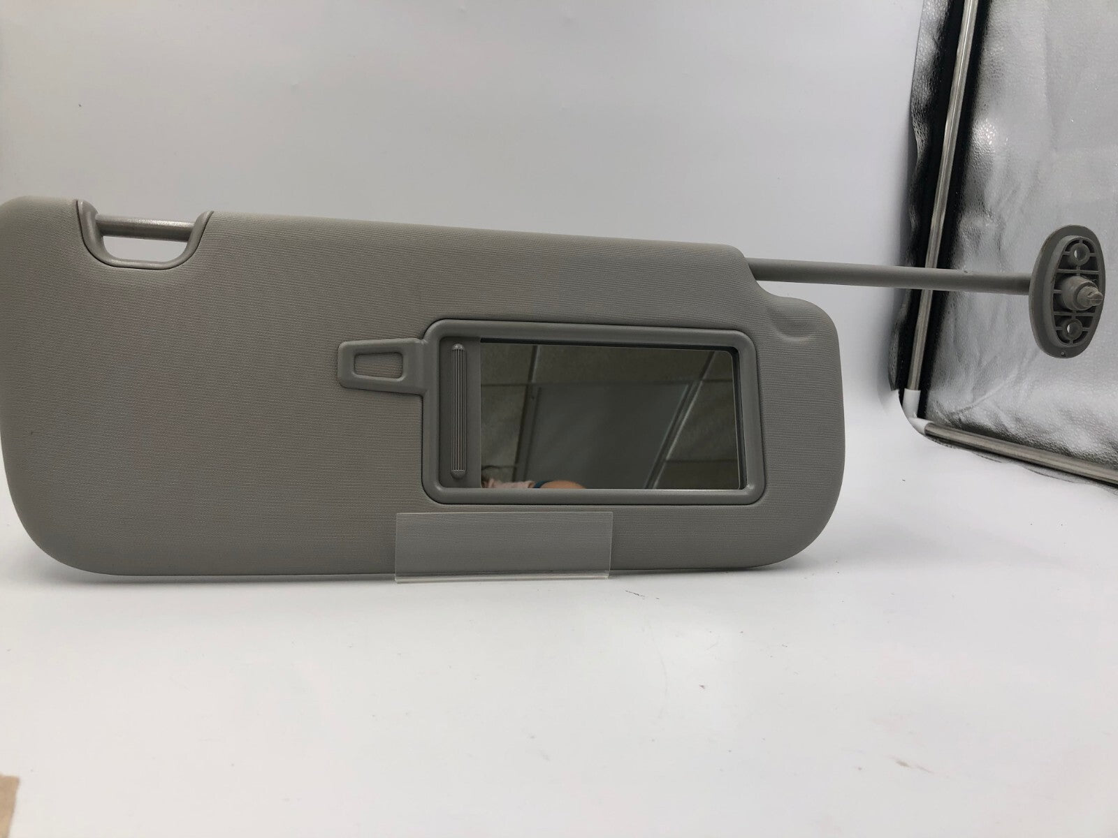 2014-2019 Kia Soul Passenger Sun Visor Illuminated Gray OEM C01B11051