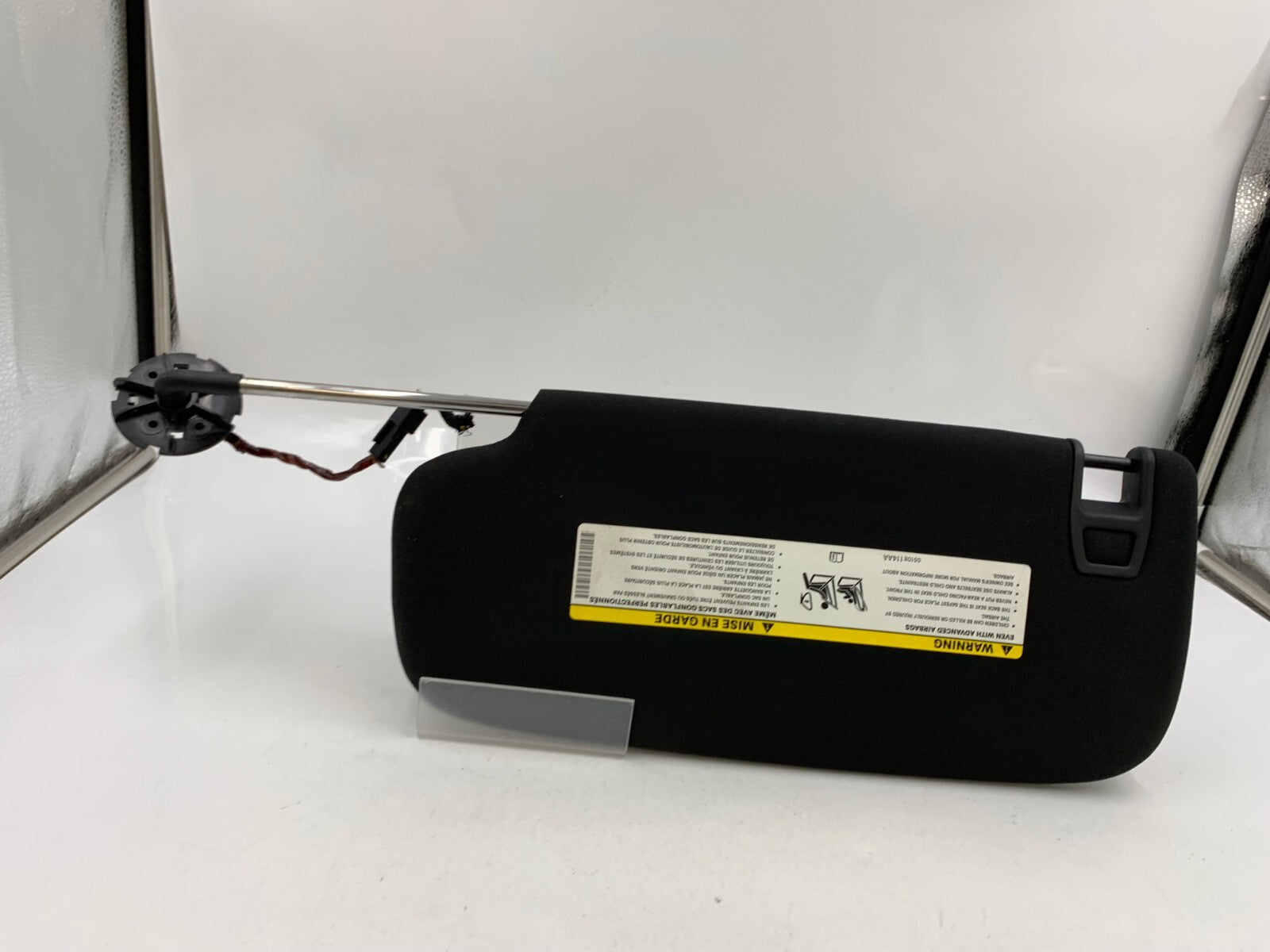 2014-2022 Jeep Grand Cherokee Passenger Sun Visor Black Illuminated C04B17025