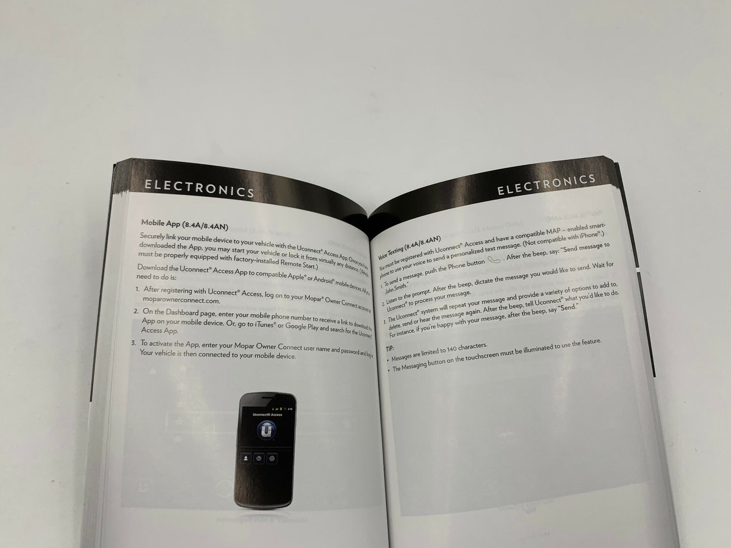 2015 Chrysler 200 Owners Manual with Case OEM C03B68011