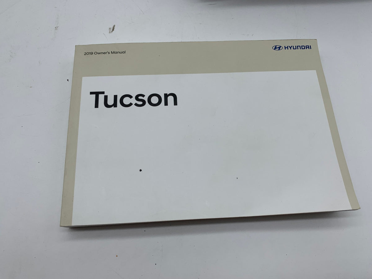 2019 Hyundai Tucson Owners Manual Set with Case OEM R01B09043