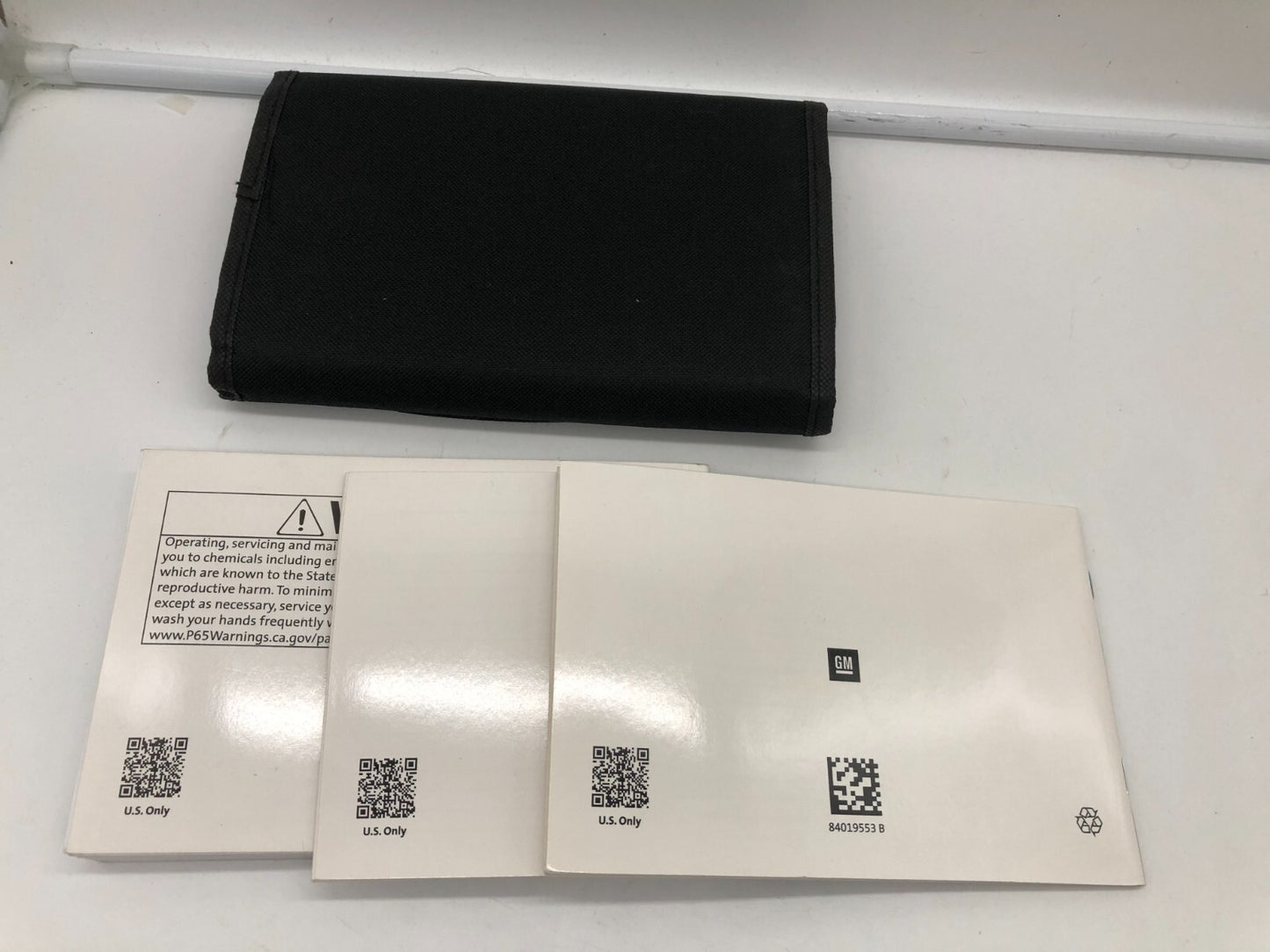 2018 Buick Enclave Owners Manual Set with Case OEM E03B47003