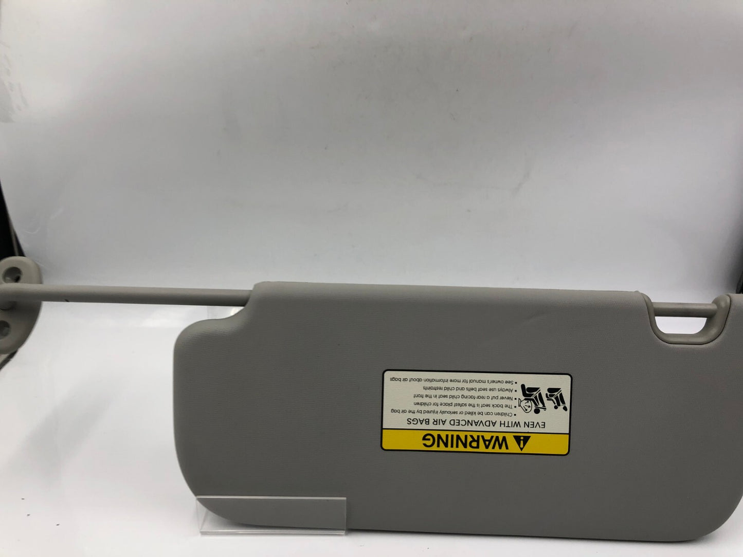 2014-2019 Kia Soul Passenger Sun Visor Gray Illuminated OEM E02B22056