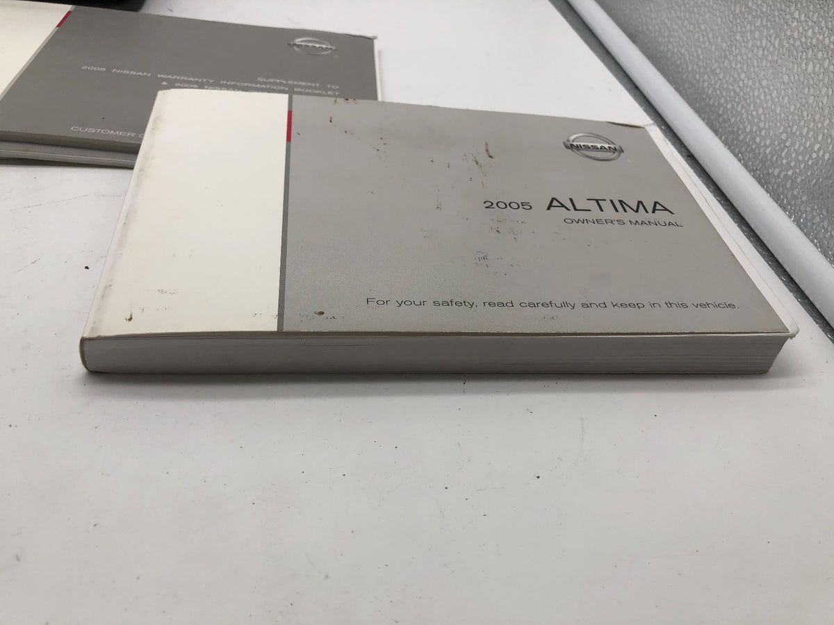 2005 Nissan Altima Owners Manual Set with Case OEM R01B50002