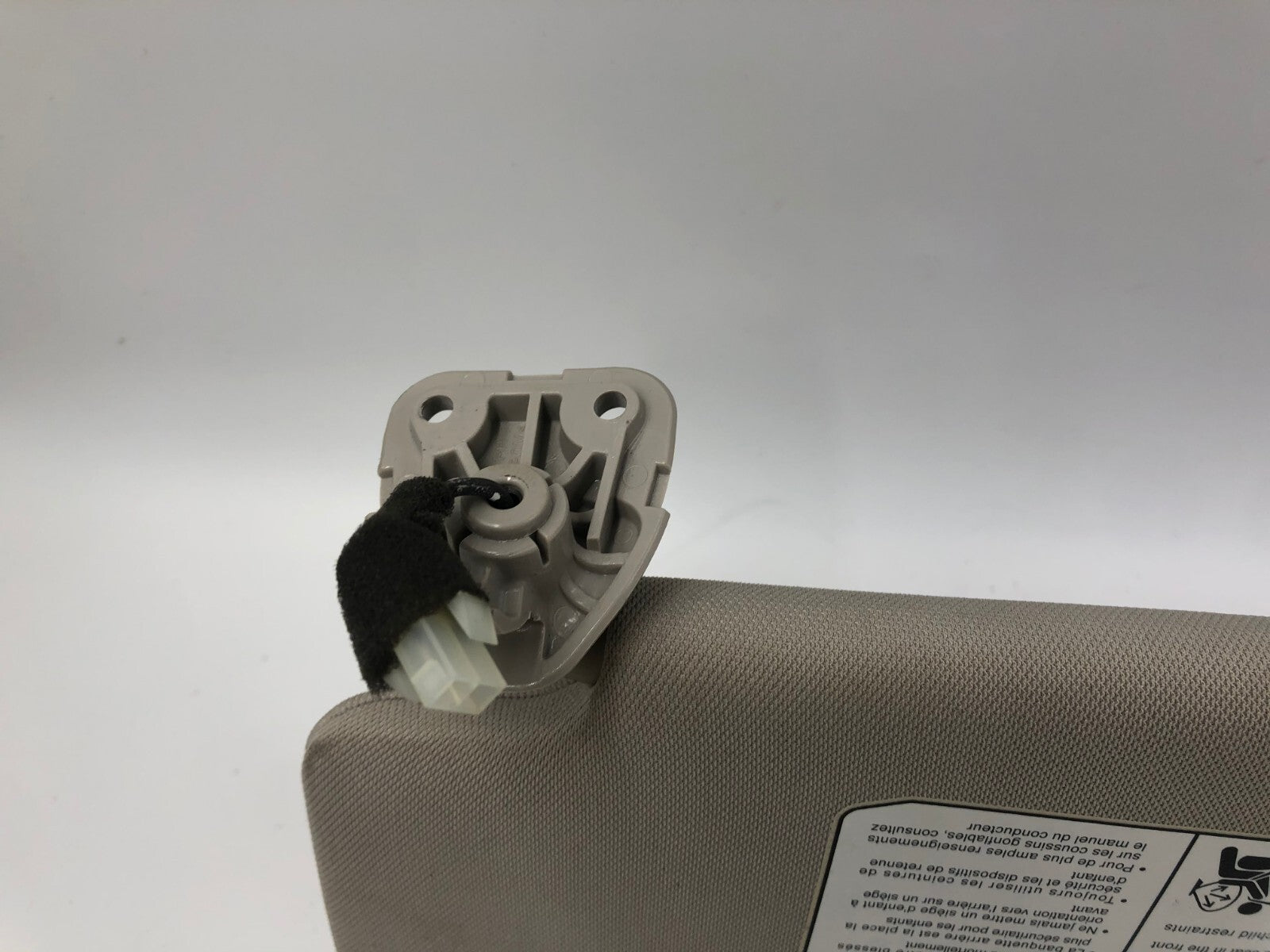 2014-2017 Nissan Rogue Passenger Sun Visor Gray Illuminated OEM B04B50047