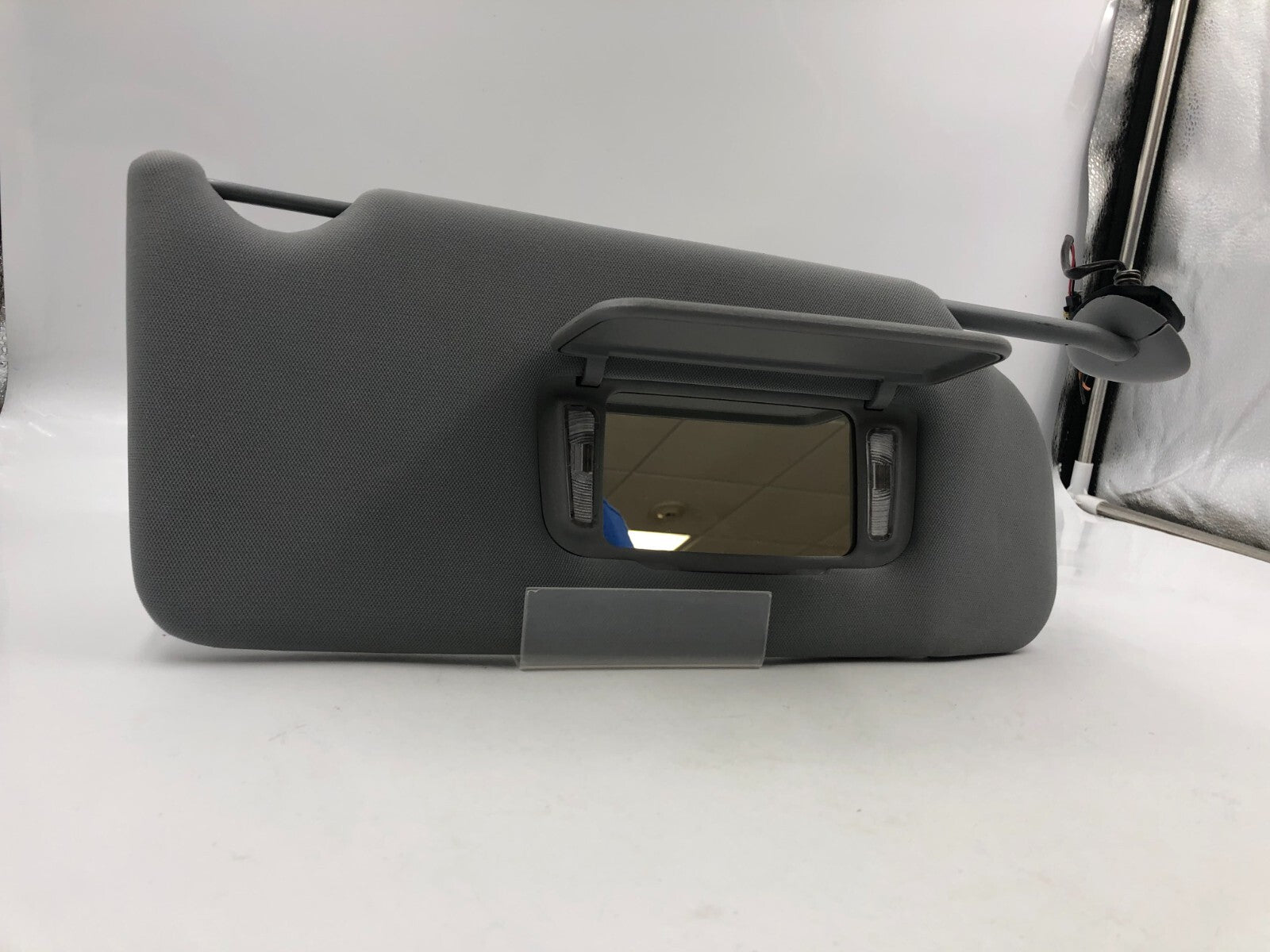 2005-2009 Buick LaCrosse Passenger Sun Visor Gray Illuminated OEM B01B21004