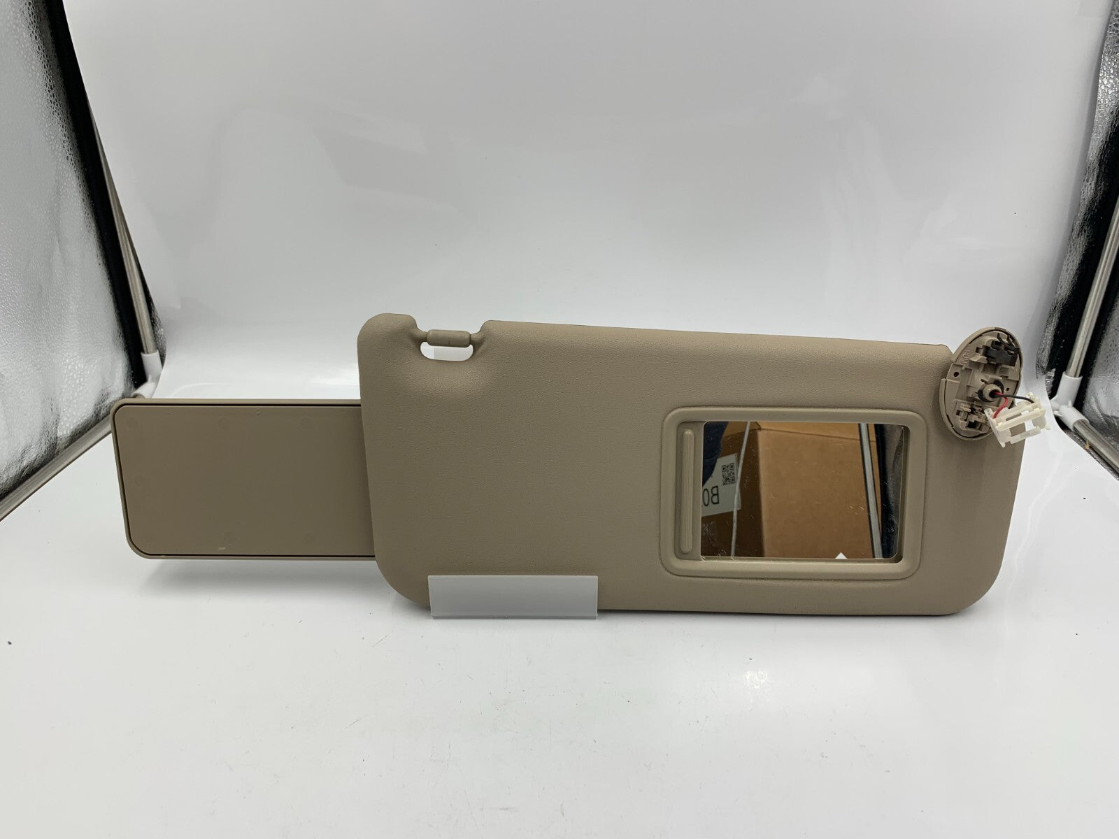 2006-2009 Toyota Rav 4 Passenger Sun Visor Gray Illuminated OEM A02B42028