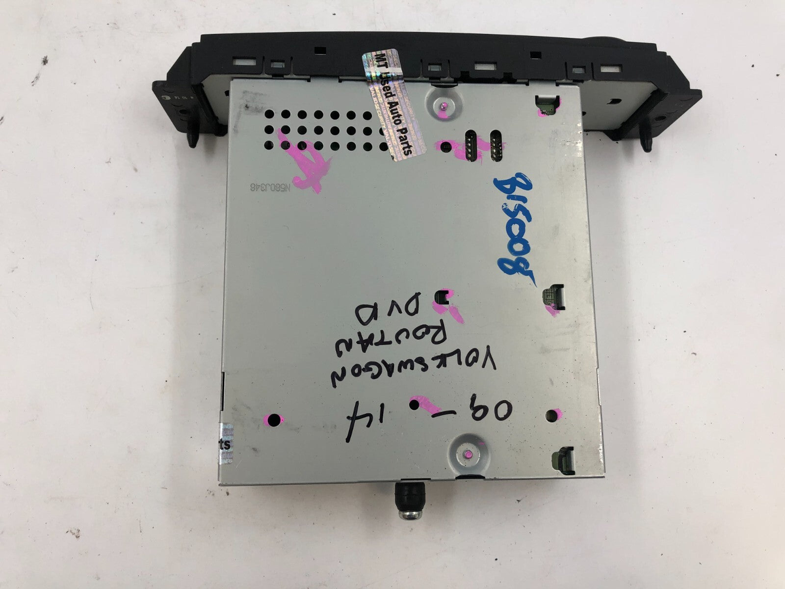 2009-2014 Volkswagen Routan DVD Player OEM E01B15051