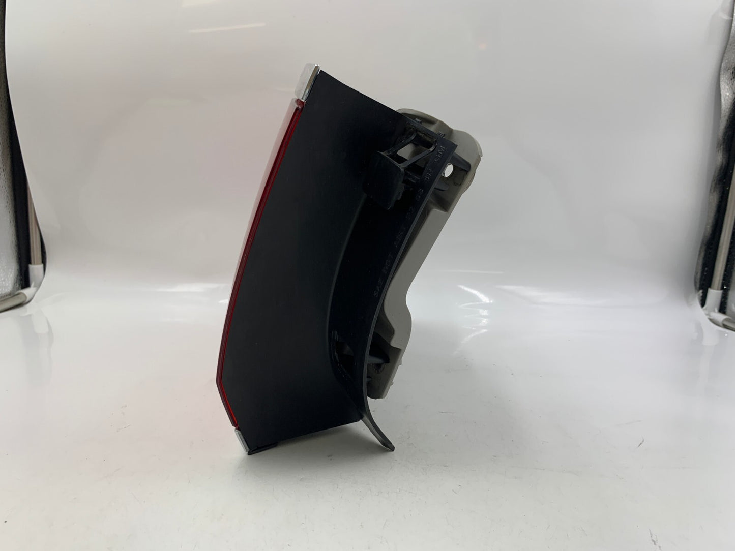 2008-2012 Buick Enclave Passenger Side Tail Light Taillight OEM B03B50005