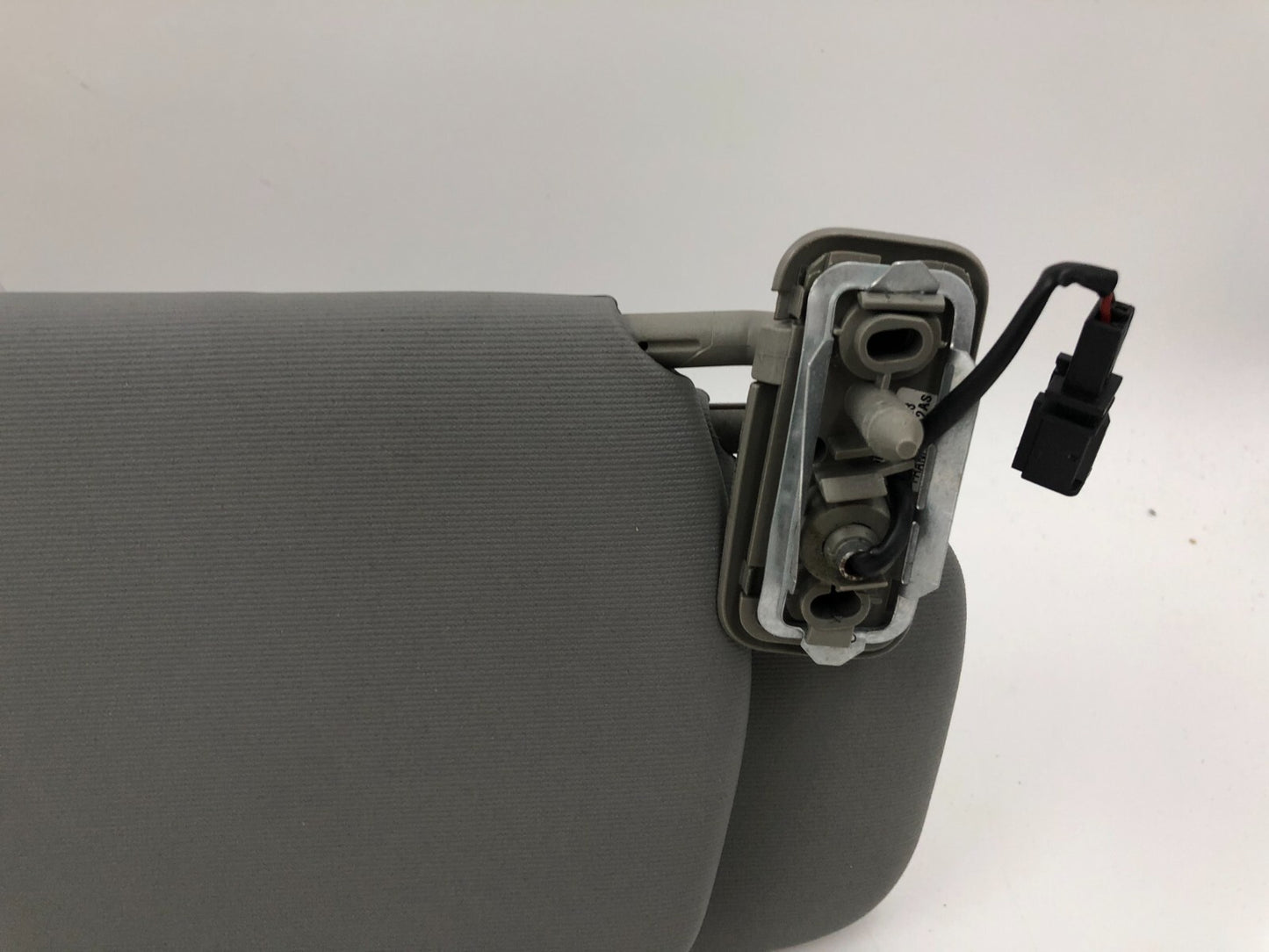 2004-2010 Volkswagen Touareg Passenger Sun Visor Gray Illuminated OEM B02B34023