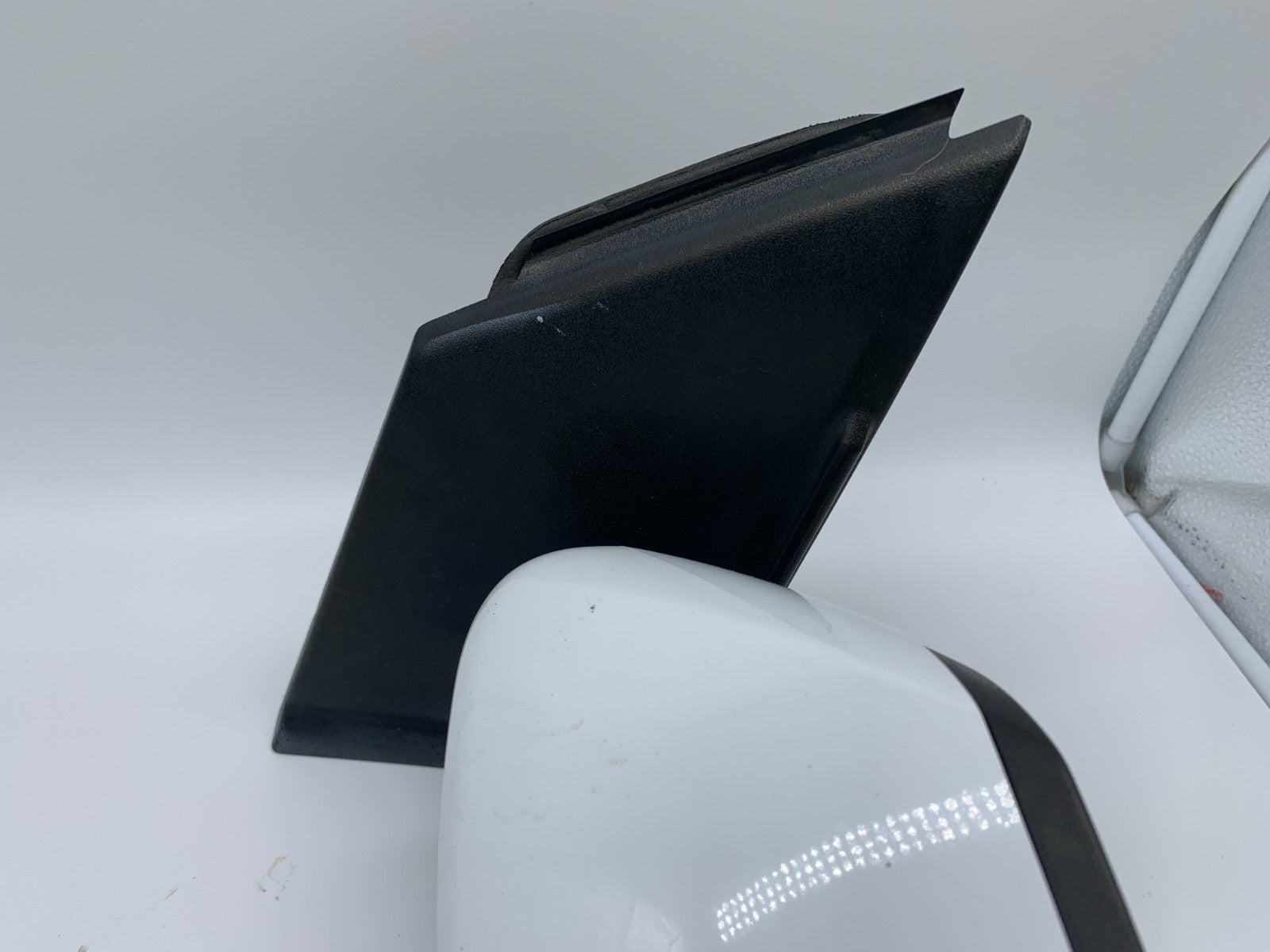 2017-2019 Ford Escape Driver Side View Power Door Mirror White OEM C04B09002