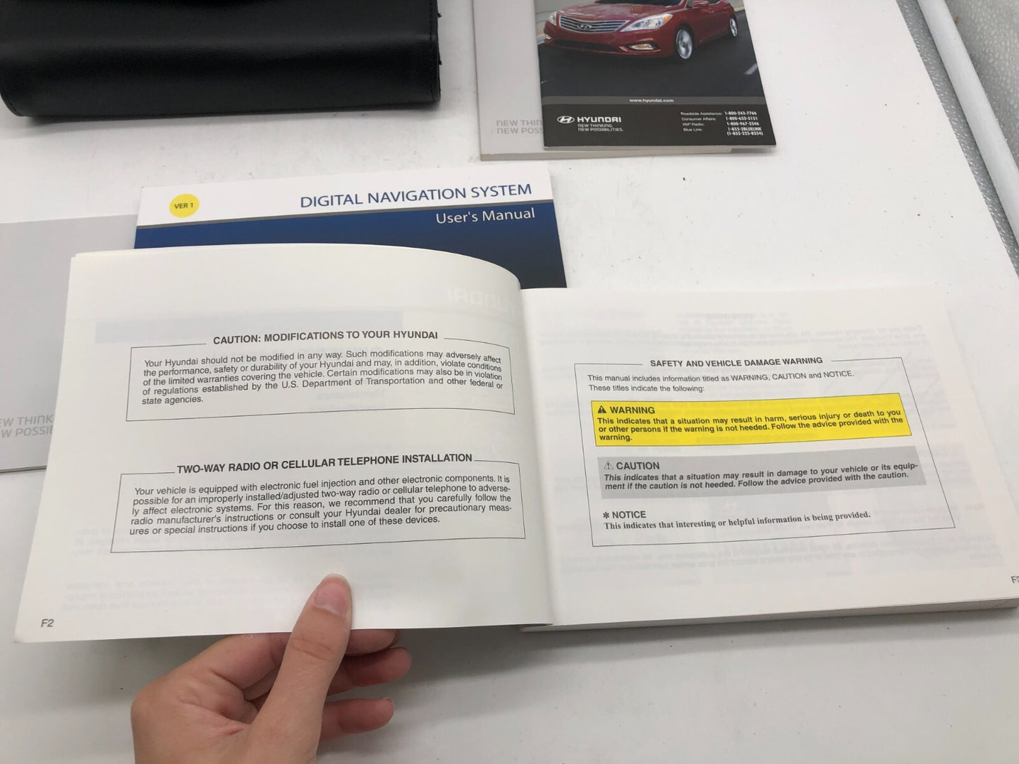 2013 Hyundai Azera Owners Manual Set with Case OEM A02B03031