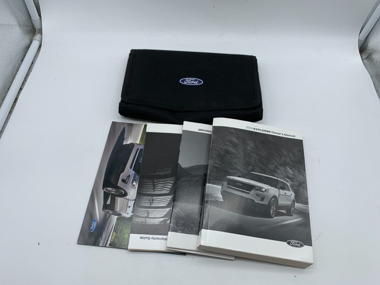 2019 Ford Explorer Owners Manual Set with Case OEM D02B20019