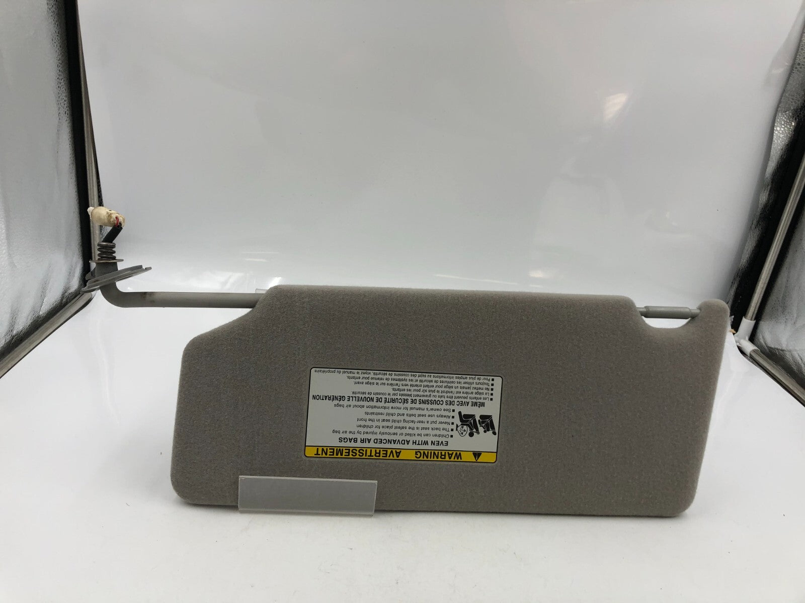 2005-2012 Toyota Avalon Passenger Sun Visor Gray Illuminated OEM D03B48066