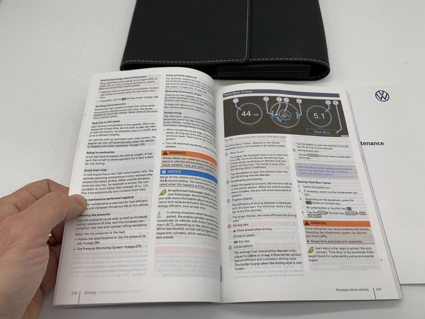 2022 Volkswagen Atlas Owners Manual Set with Case OEM C02B14054