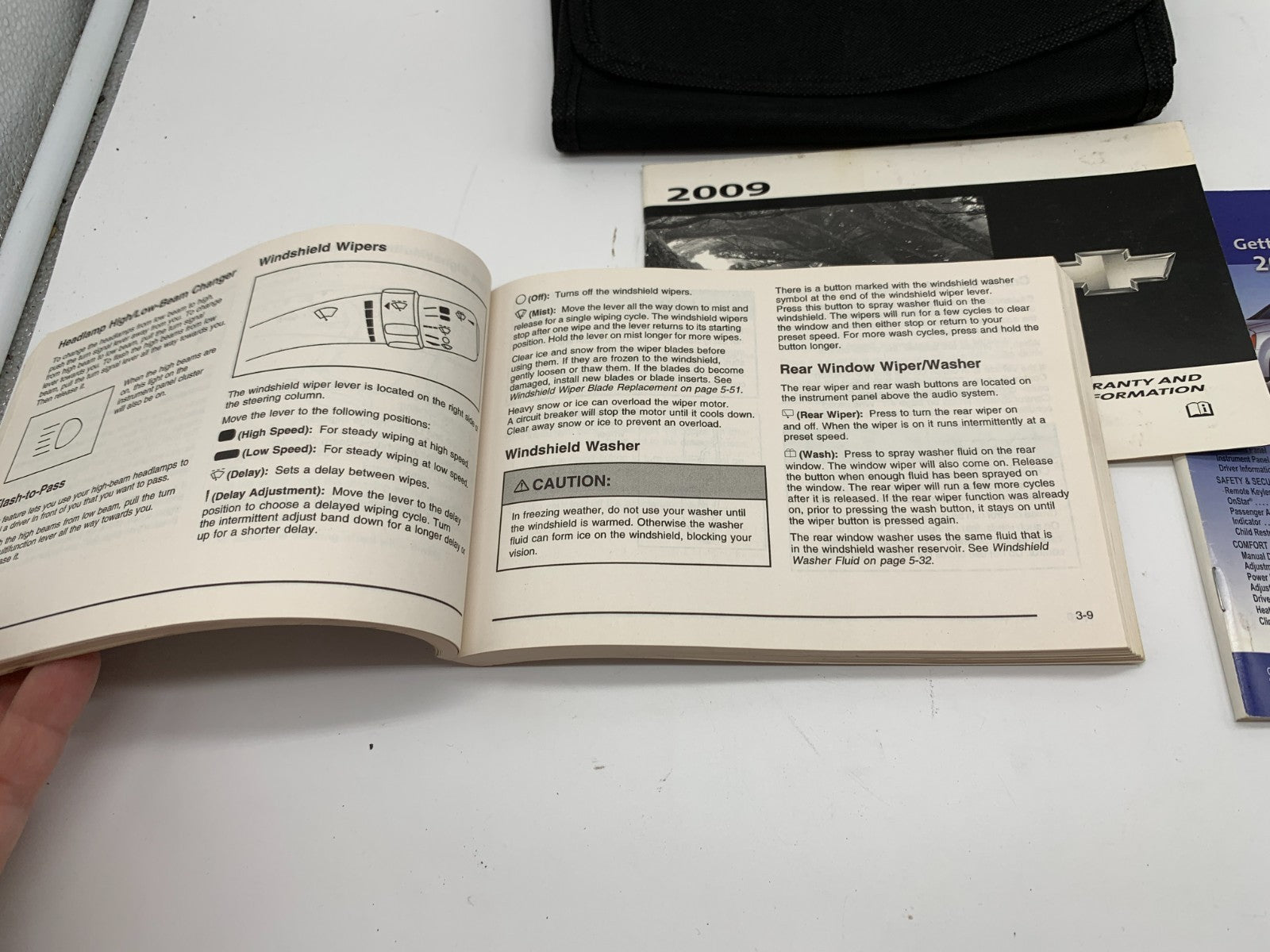 2009 Chevrolet Equinox Owners Manual Set with Case OEM B01B04048